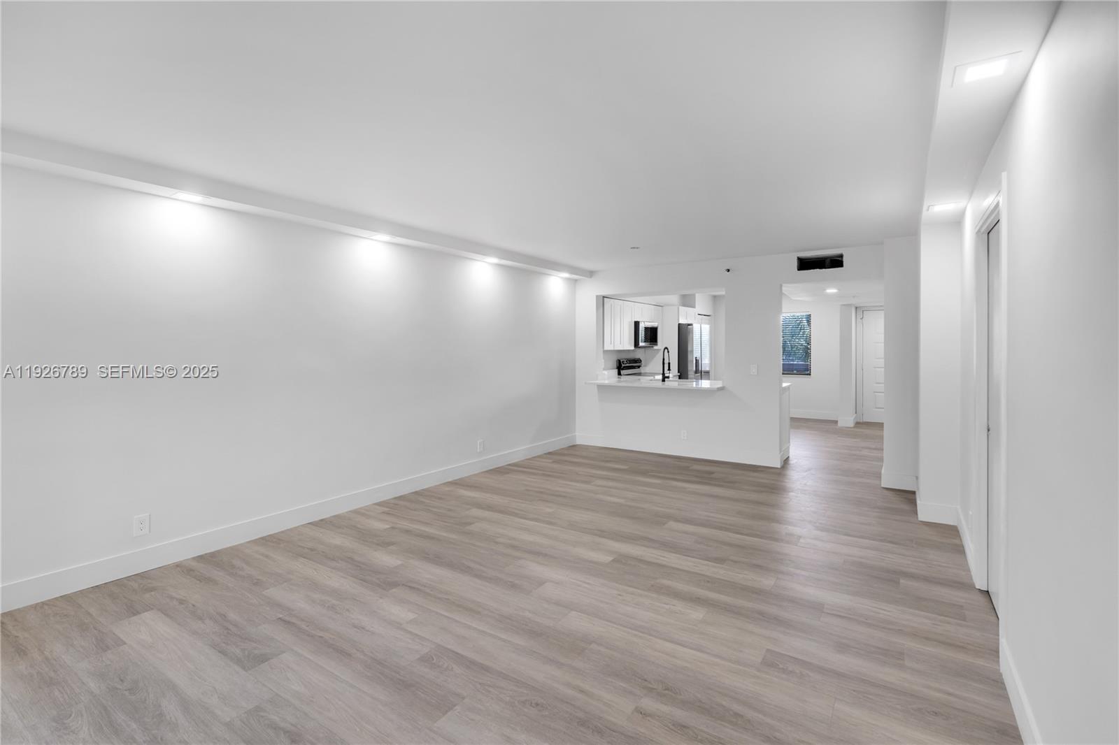 HUNTINGTON LAKES SEC ONE - Residential Lease