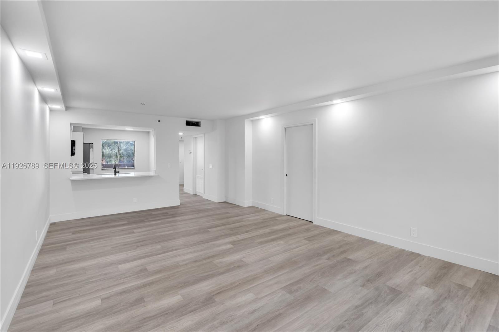 HUNTINGTON LAKES SEC ONE - Residential Lease