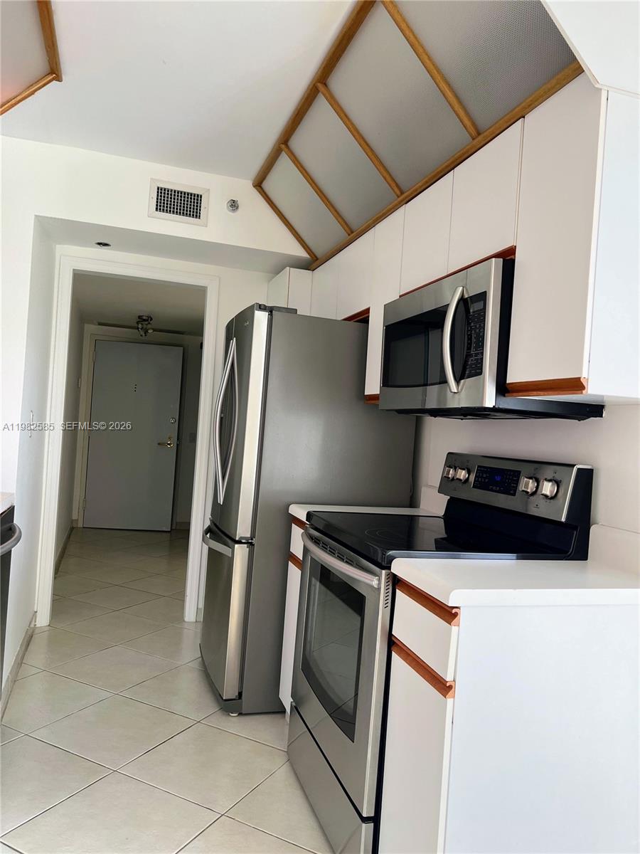 3610 Yacht Club Dr 1515