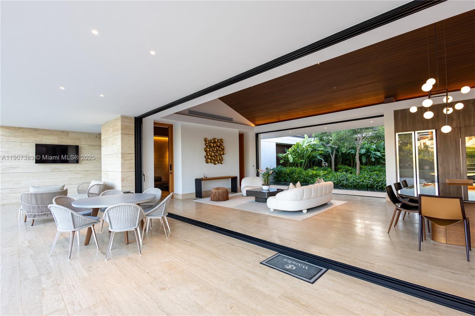 Flamboyano - Residential