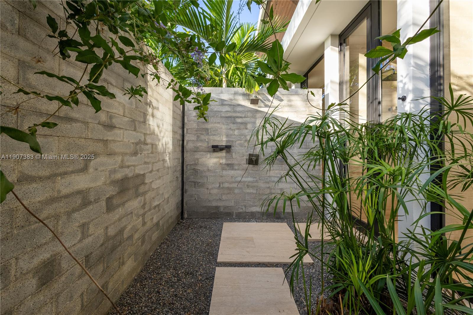 Flamboyano - Residential