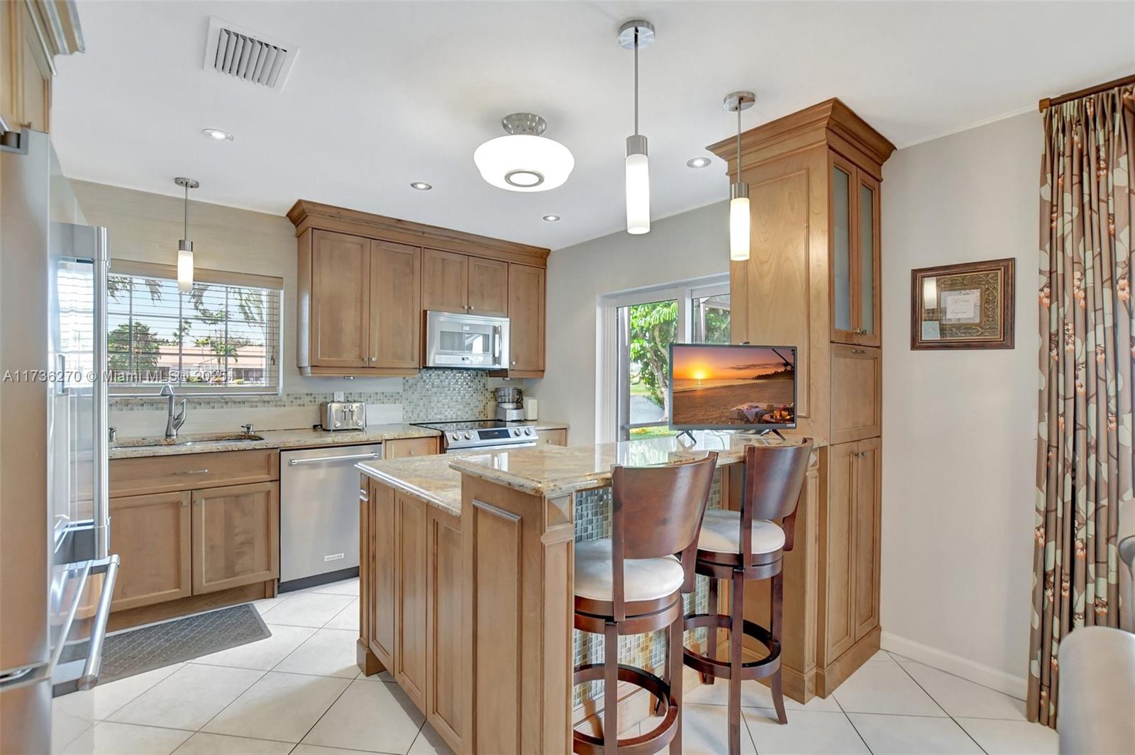 1 Columbia Ct