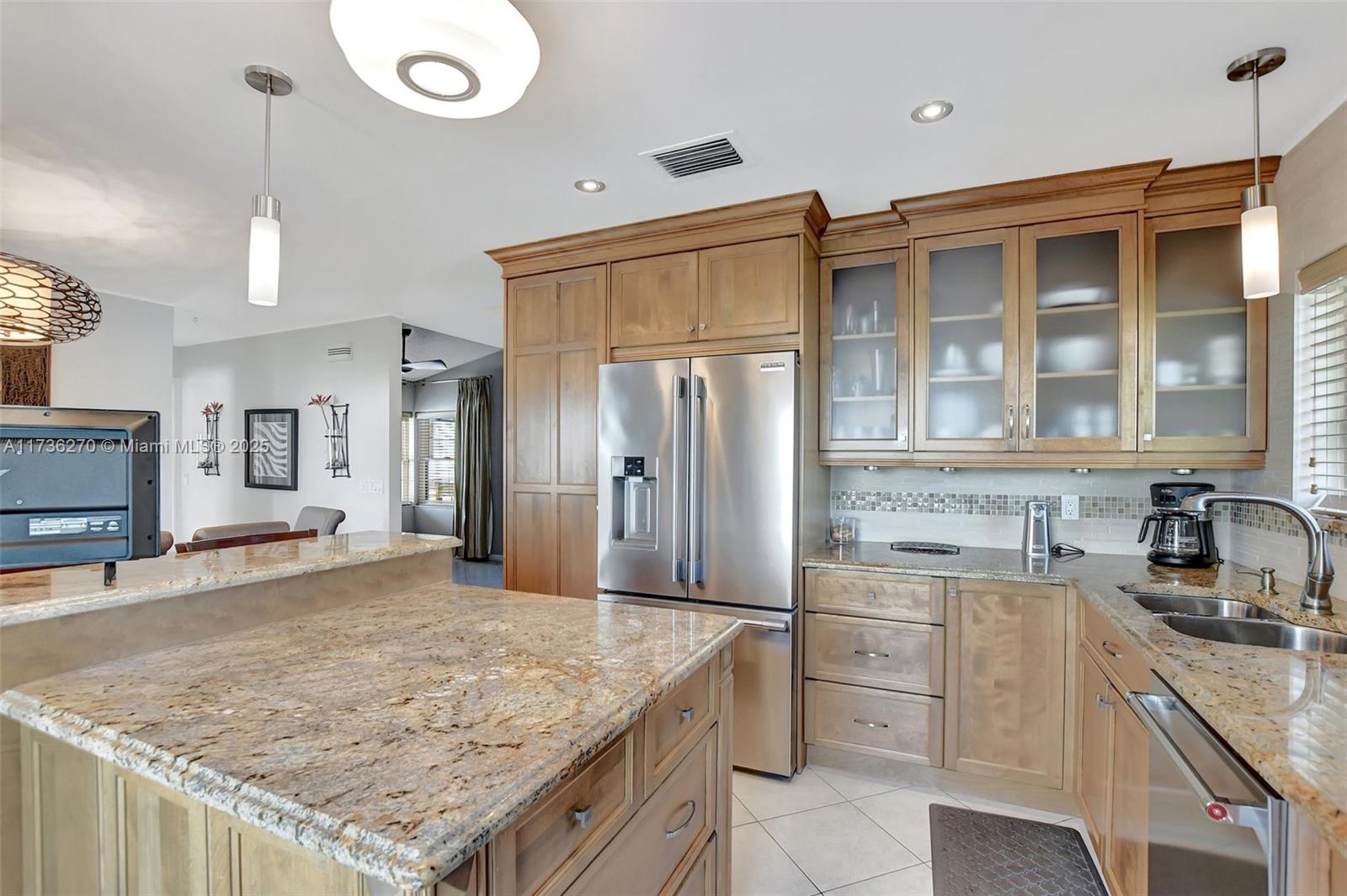1 Columbia Ct