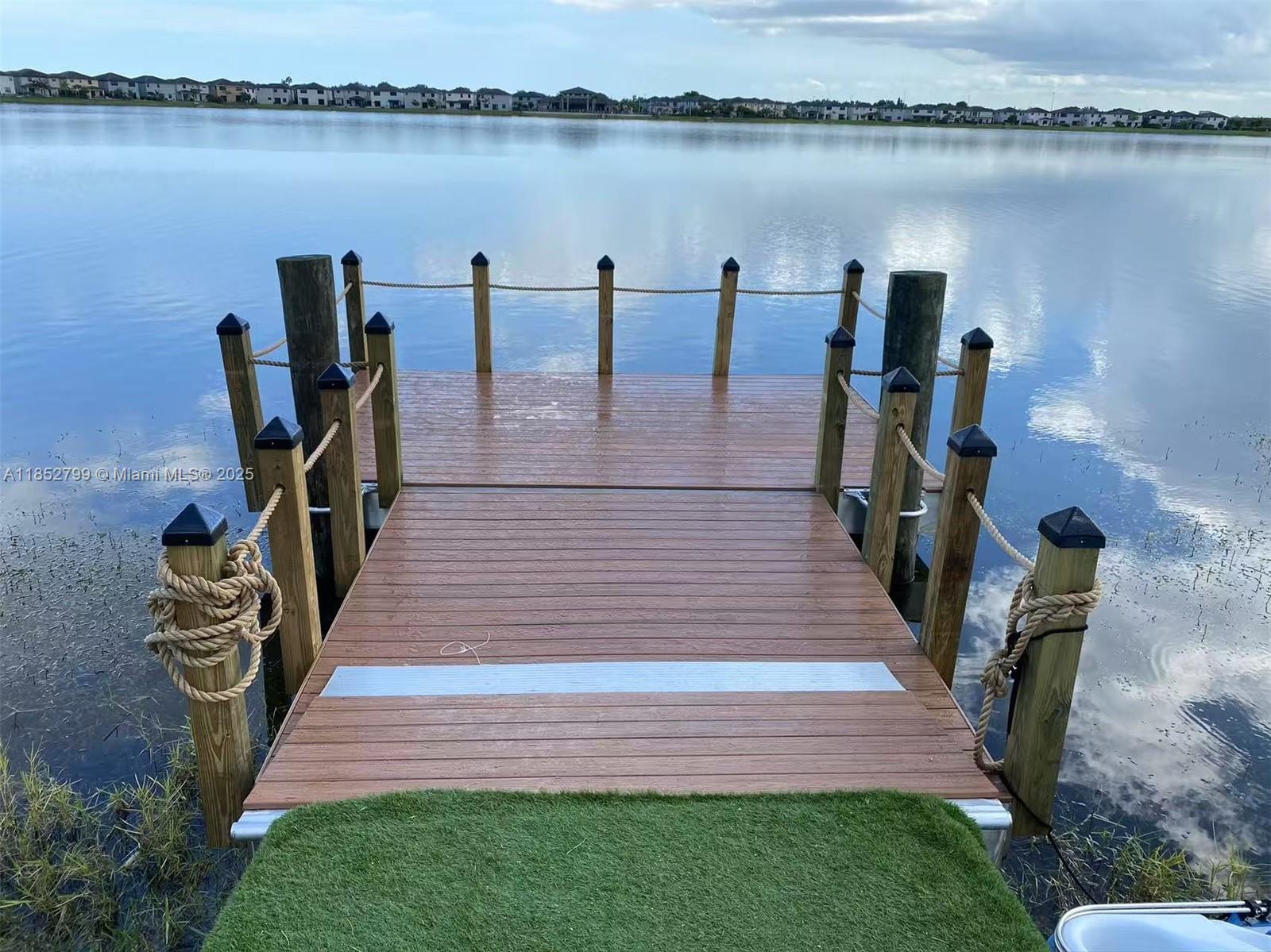 DUNNWOODY LAKE - Residential