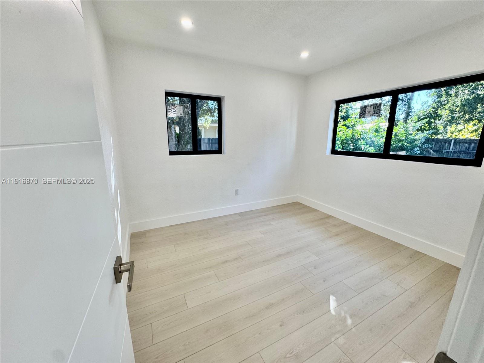 VENETIAN GARDEN REV - Residential