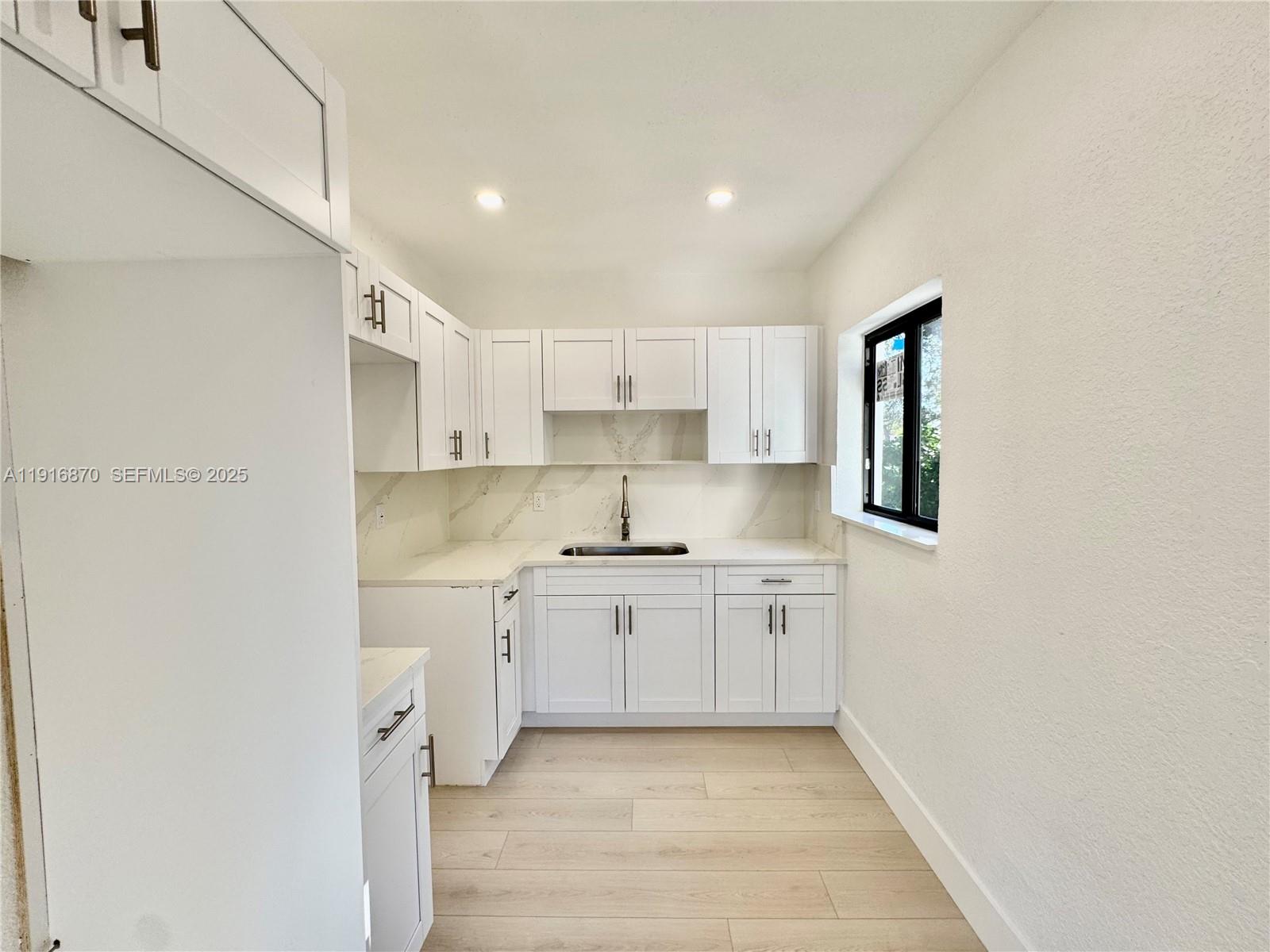 VENETIAN GARDEN REV - Residential