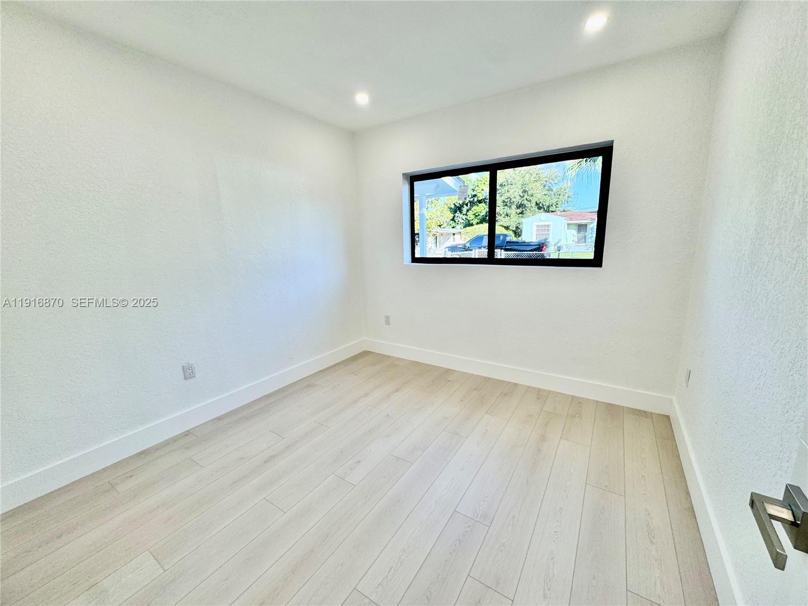 VENETIAN GARDEN REV - Residential