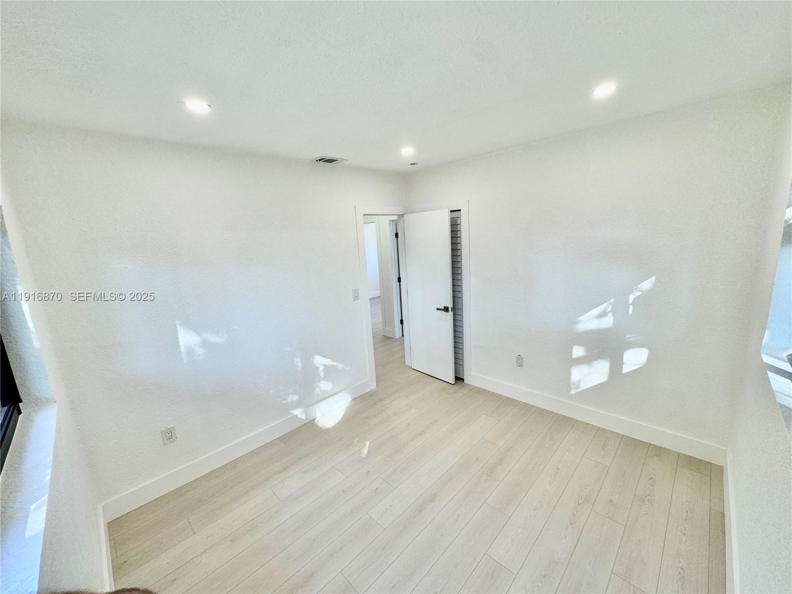 VENETIAN GARDEN REV - Residential