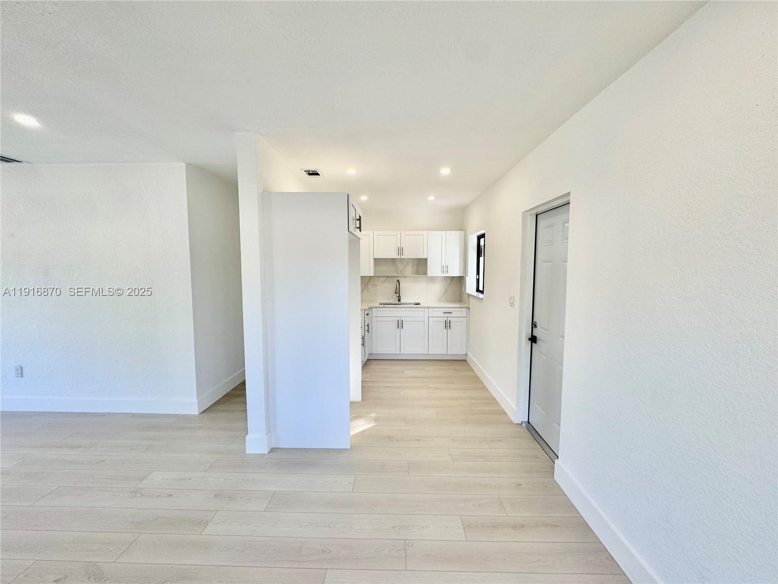 VENETIAN GARDEN REV - Residential