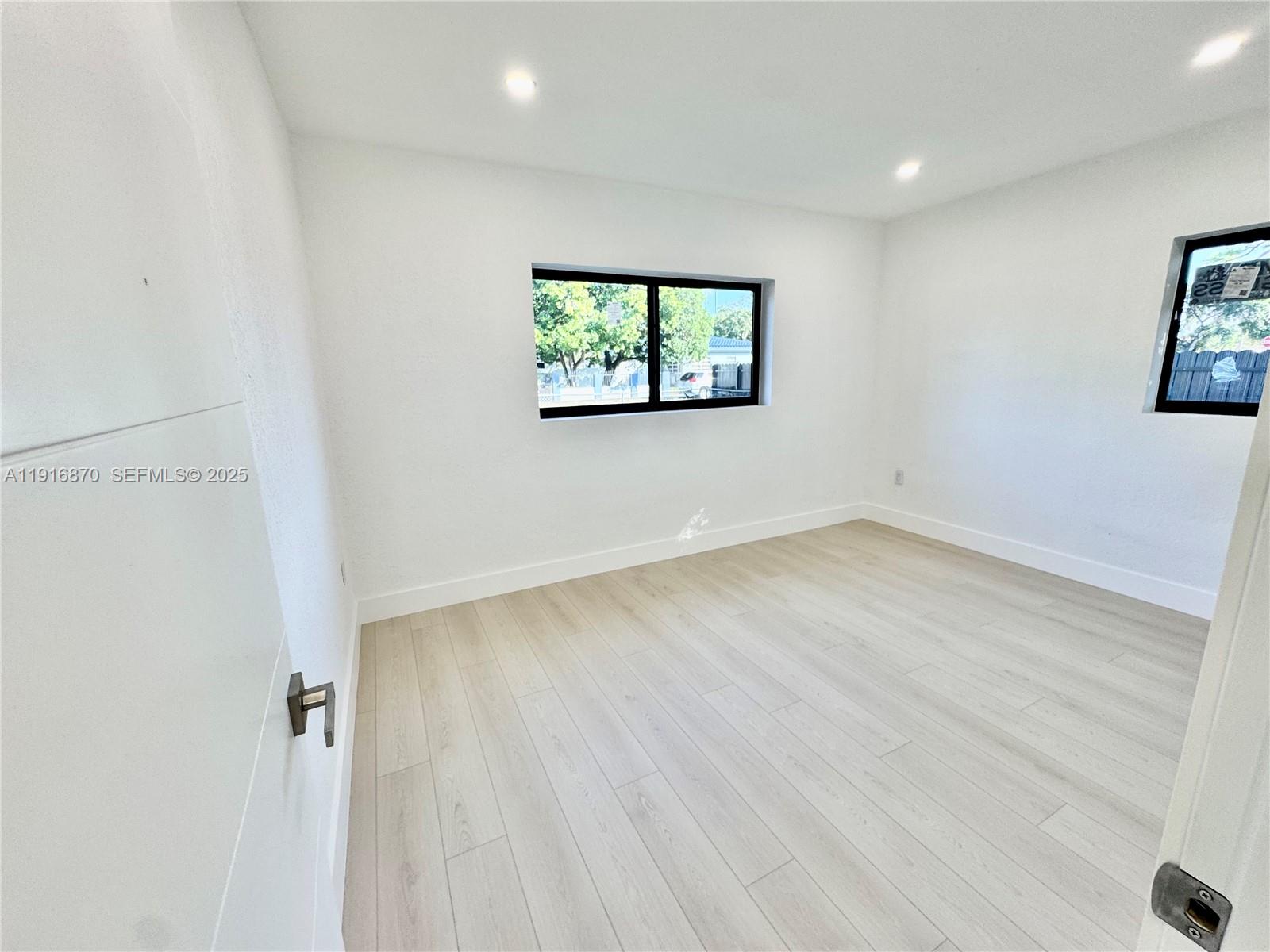 VENETIAN GARDEN REV - Residential