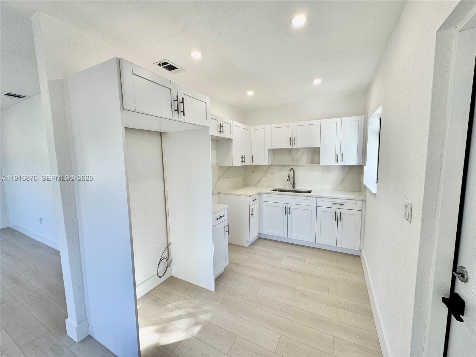 VENETIAN GARDEN REV - Residential