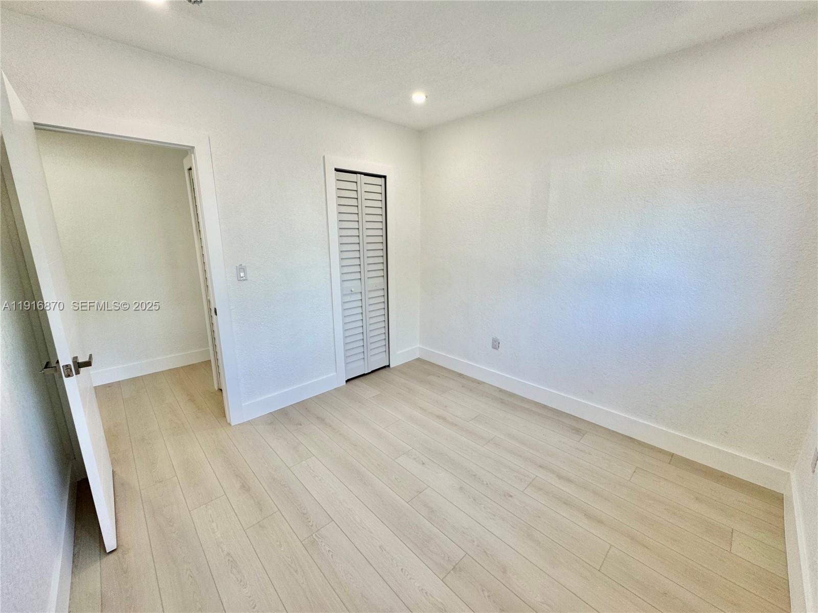 VENETIAN GARDEN REV - Residential