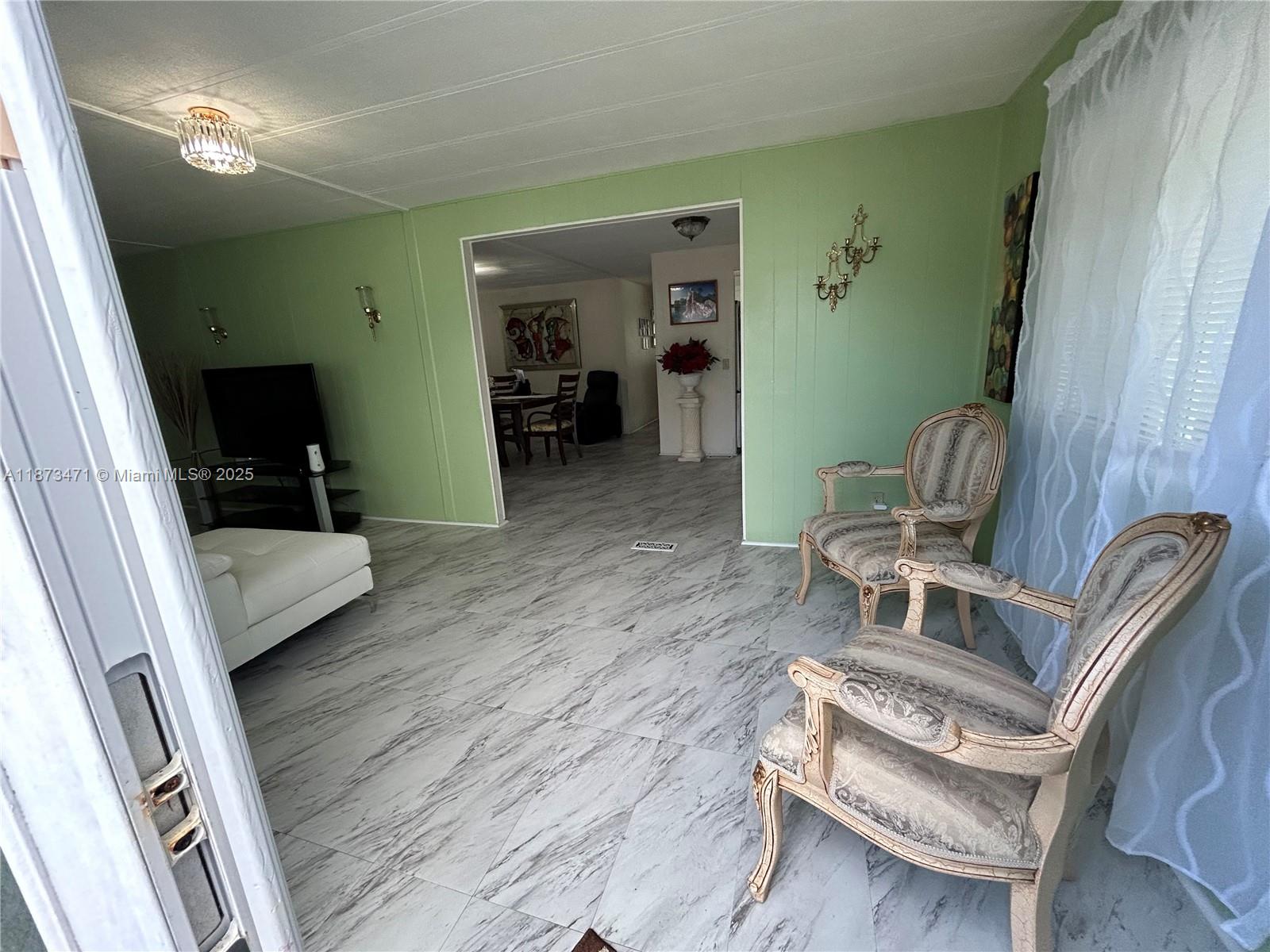 RAVENSWOOD GARDENS - Residential