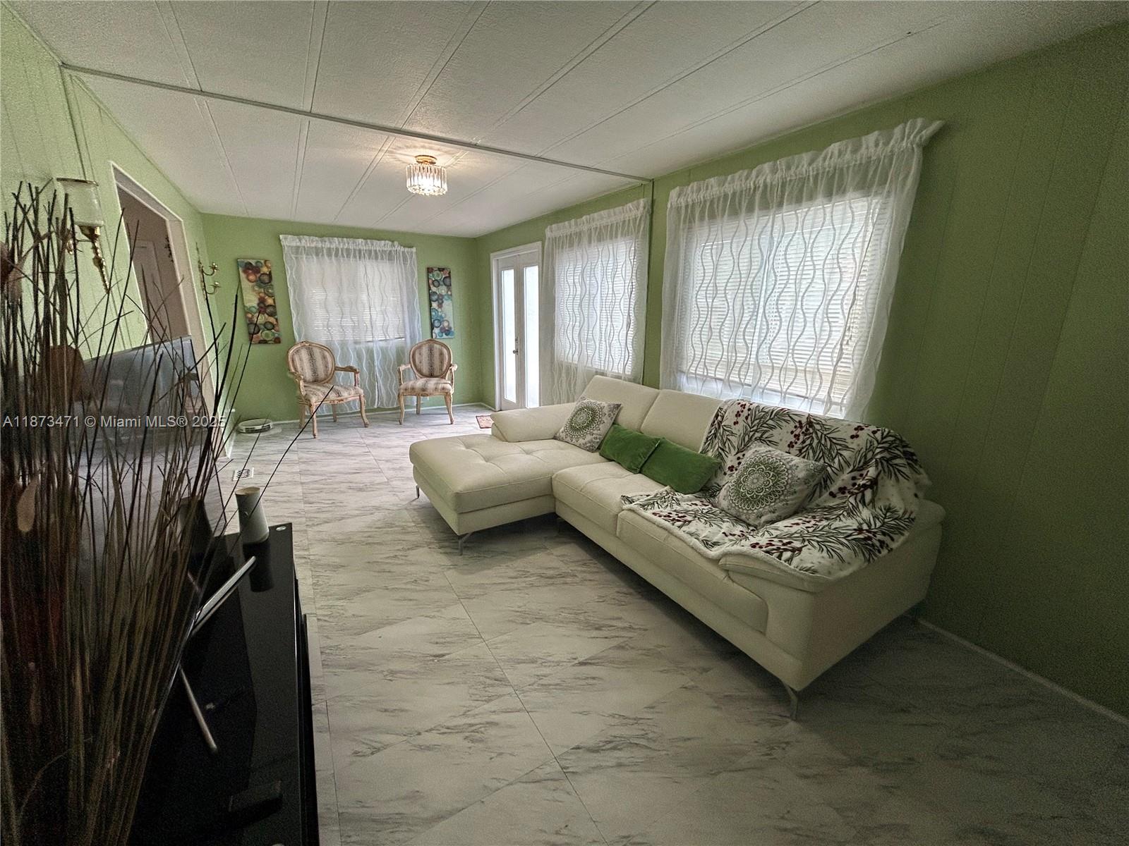 RAVENSWOOD GARDENS - Residential