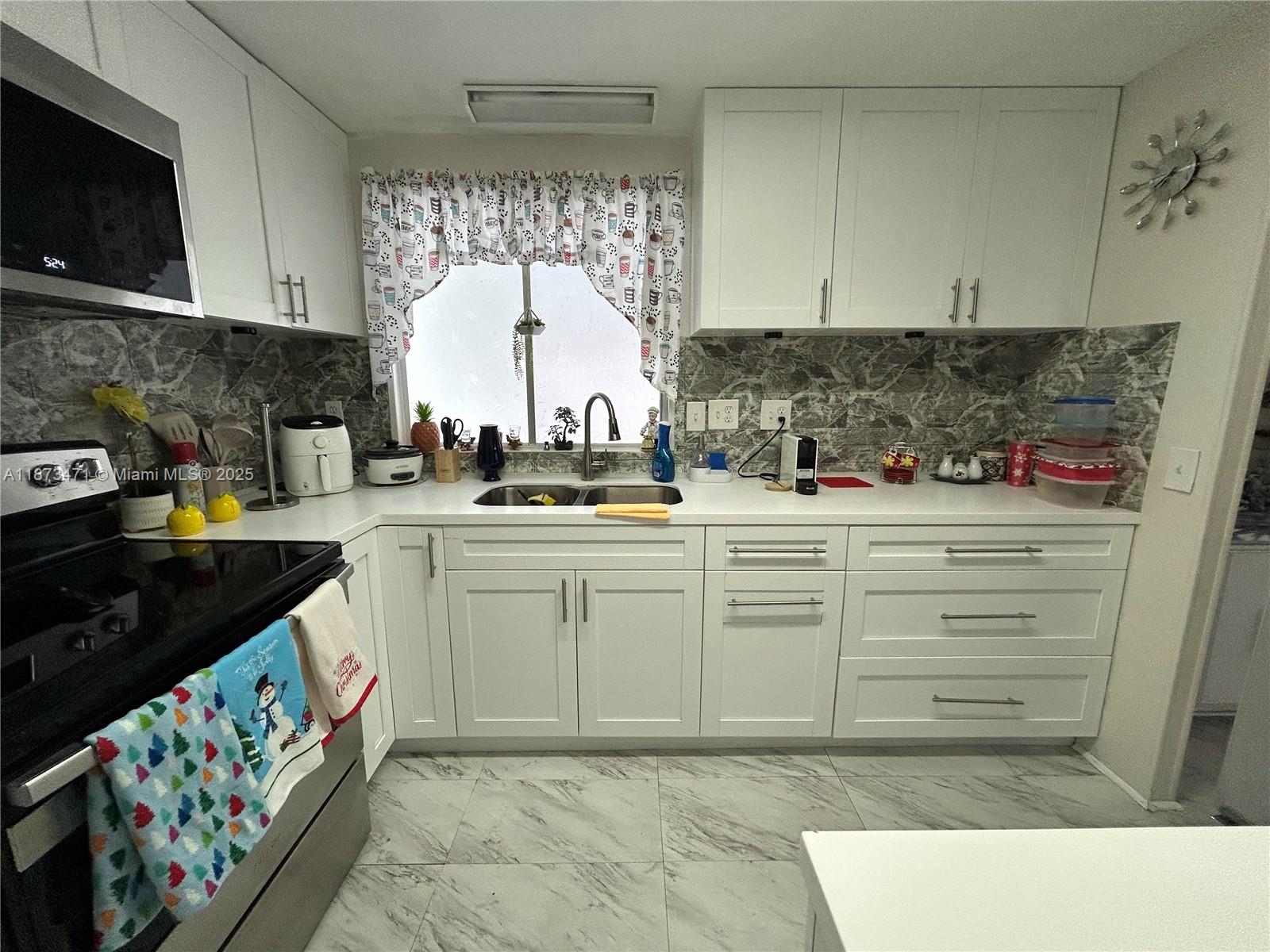 RAVENSWOOD GARDENS - Residential