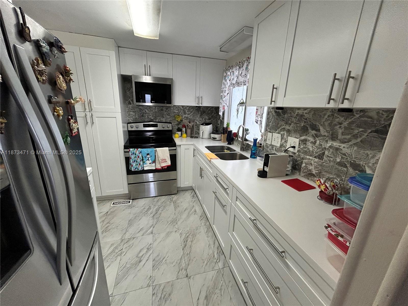 RAVENSWOOD GARDENS - Residential