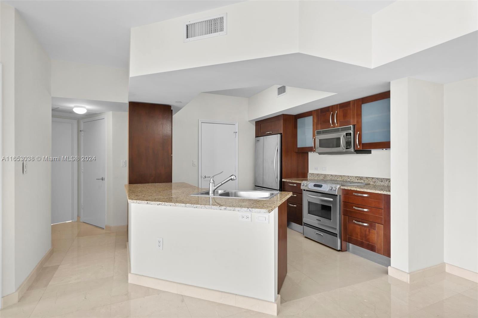 TURNBERRY VILLAGE SO TOWE - Residential