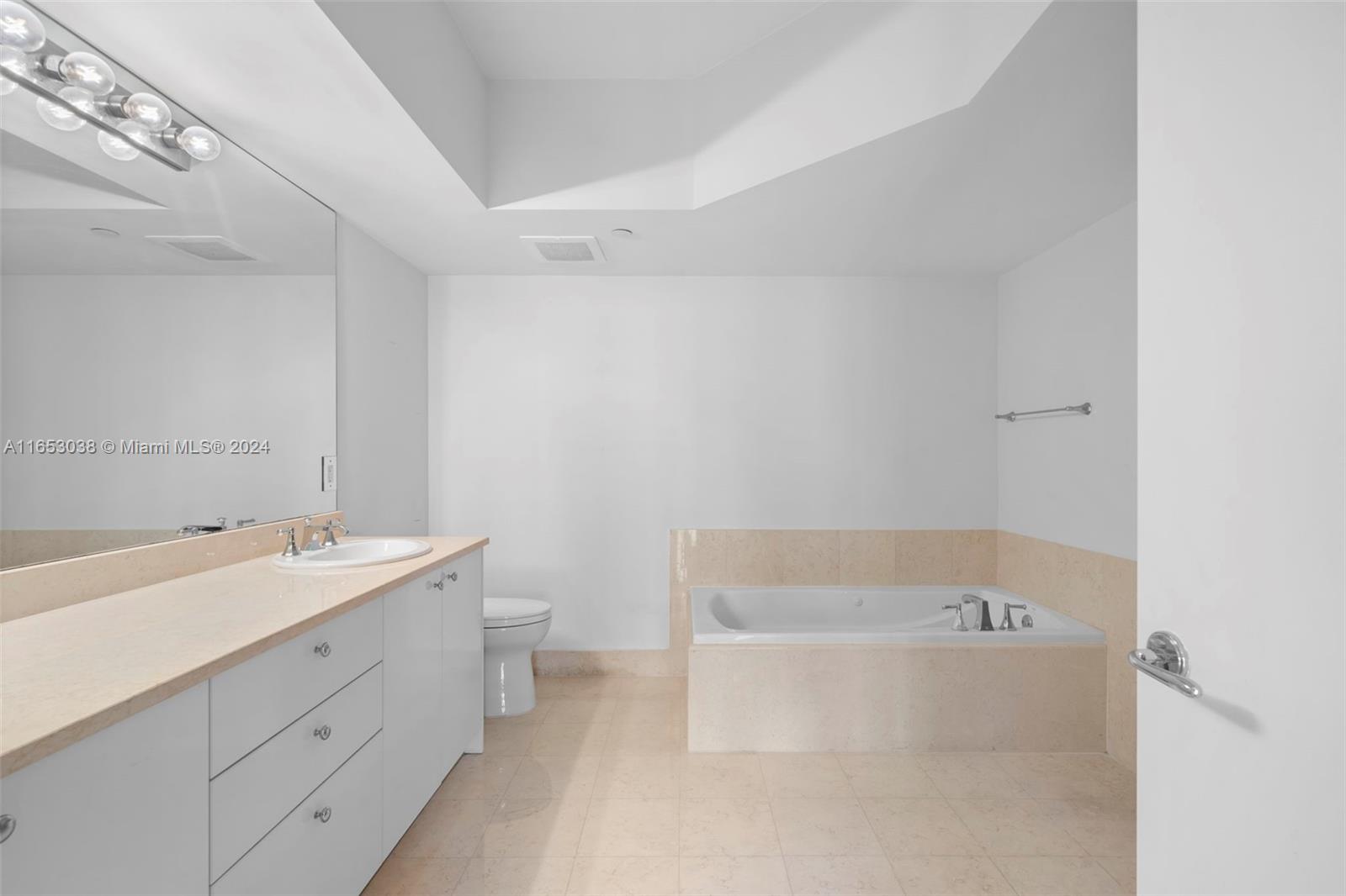 TURNBERRY VILLAGE SO TOWE - Residential