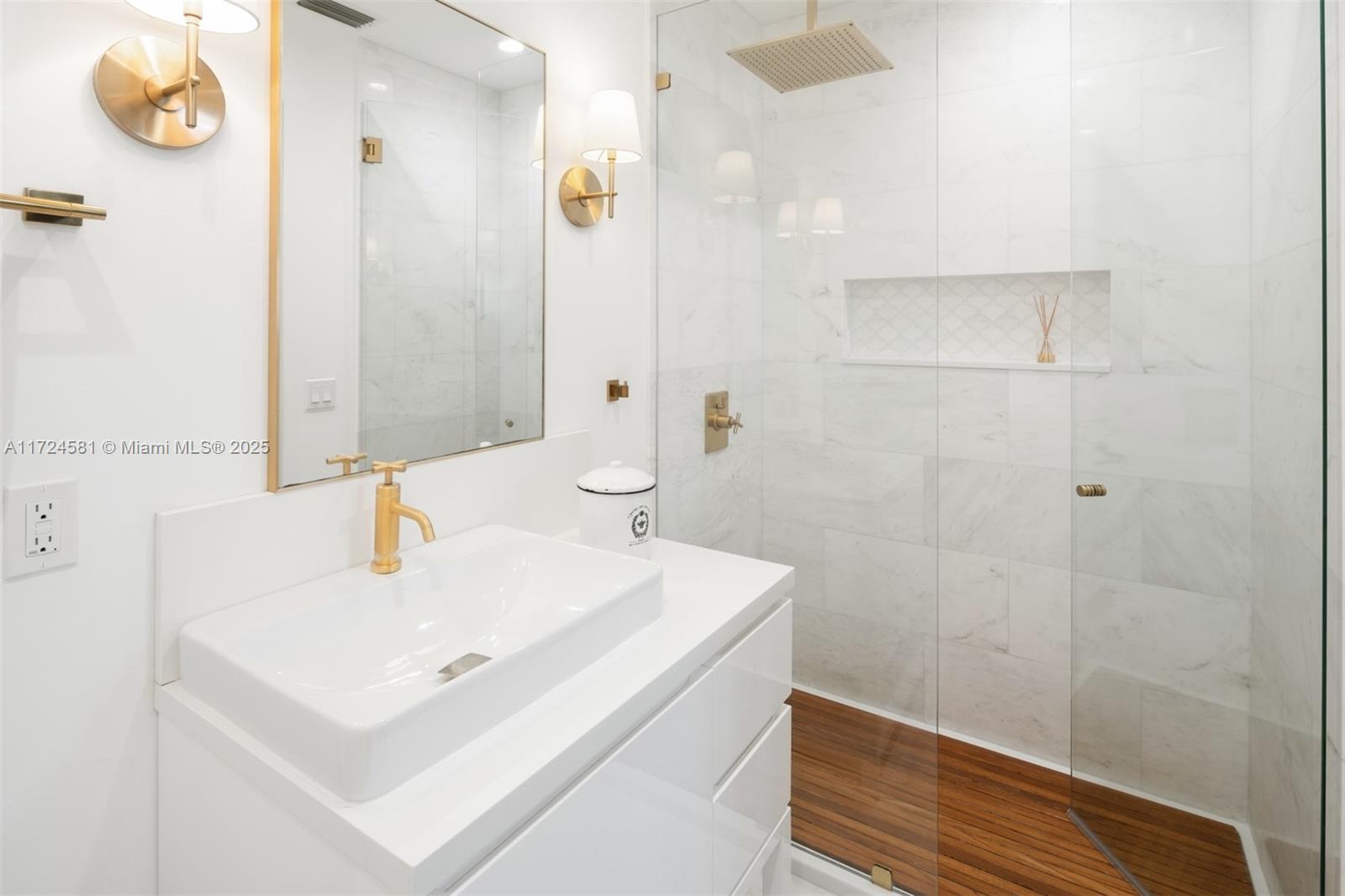 PARKWAY HOMESITES - Residential