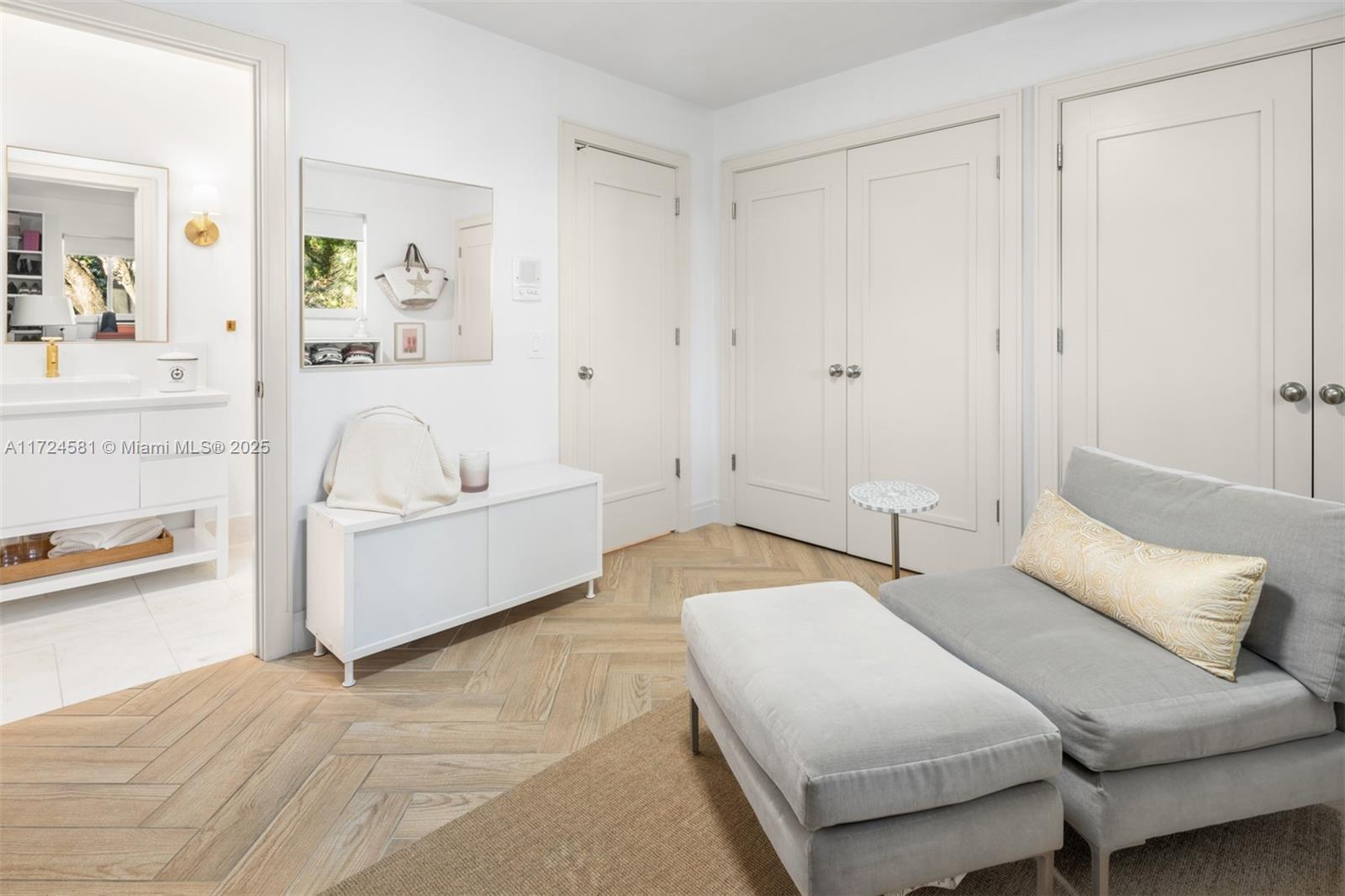 PARKWAY HOMESITES - Residential