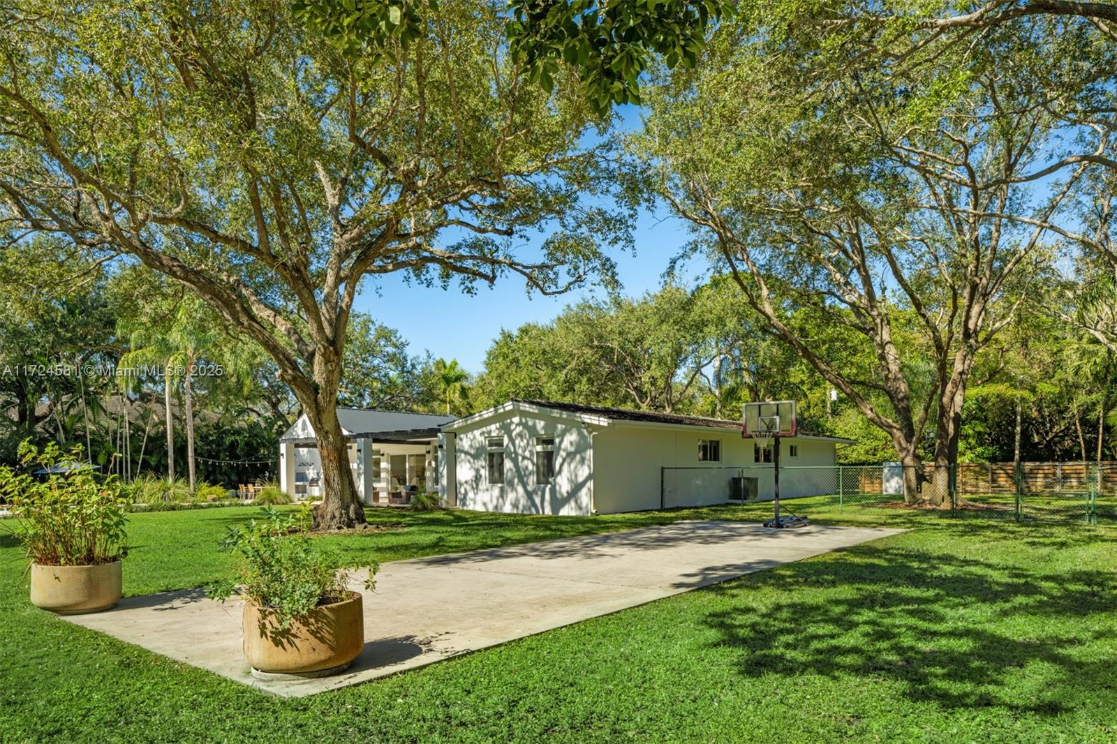 PARKWAY HOMESITES - Residential