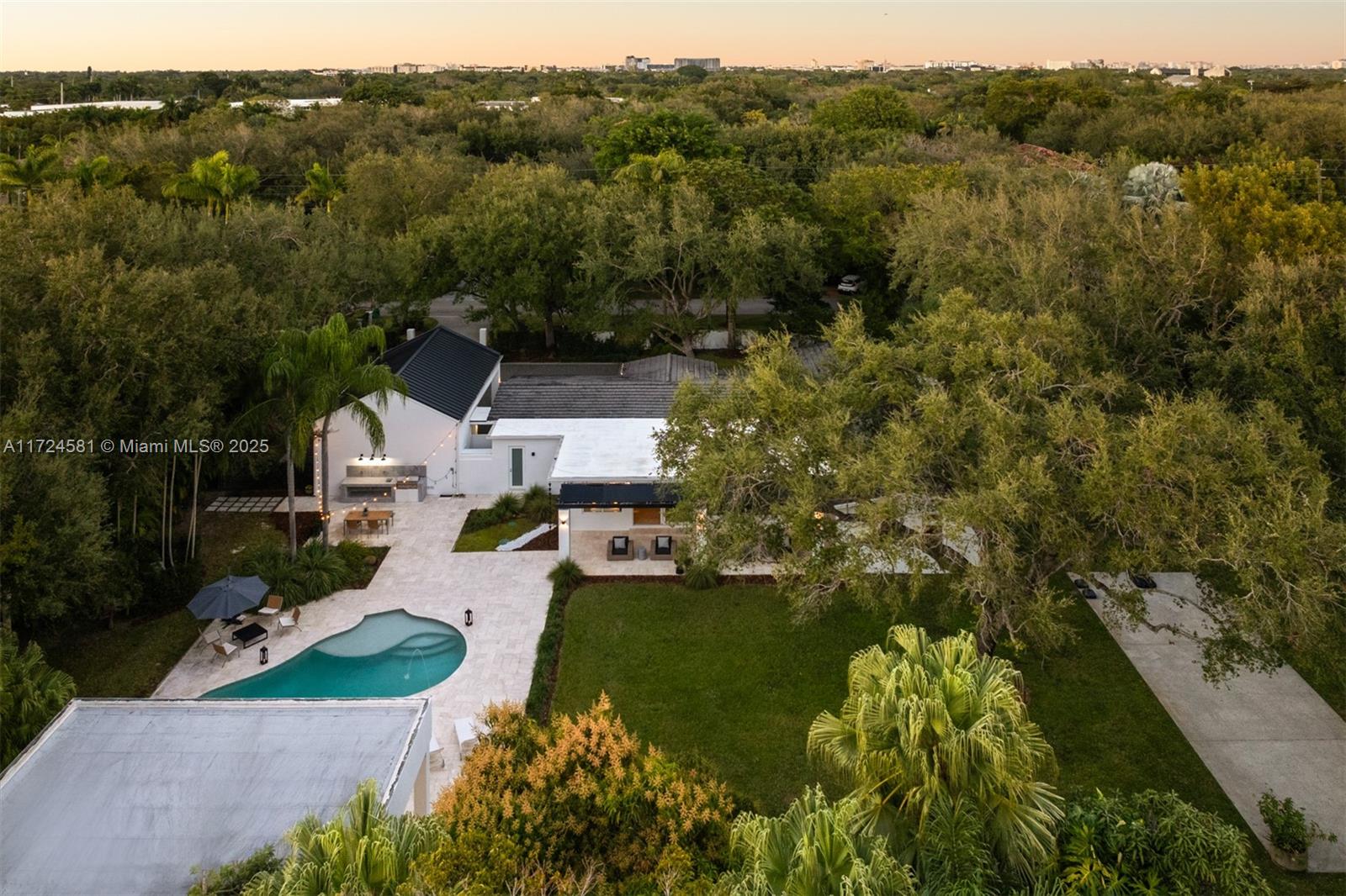 PARKWAY HOMESITES - Residential