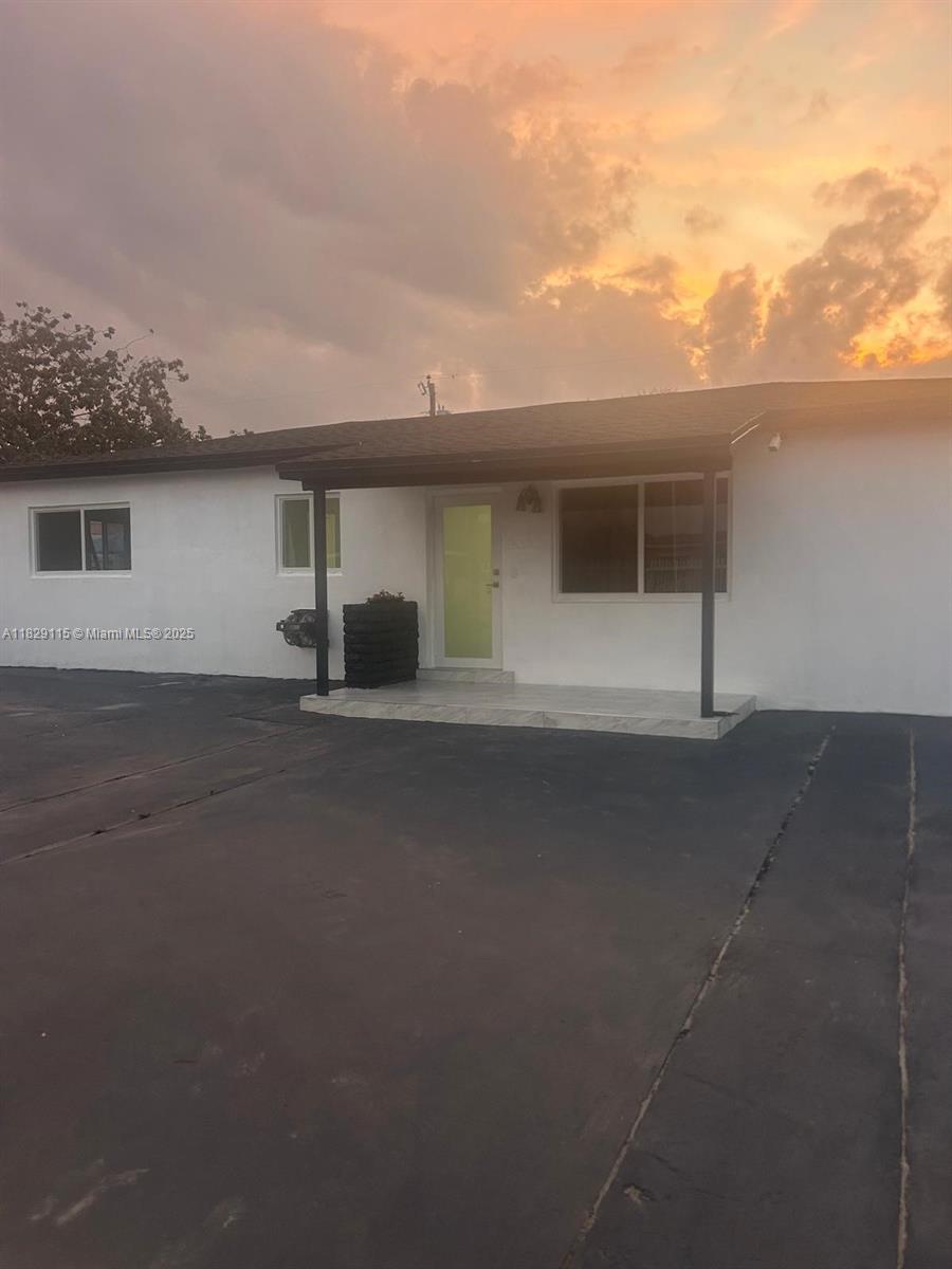 9020 NW 32nd Ave