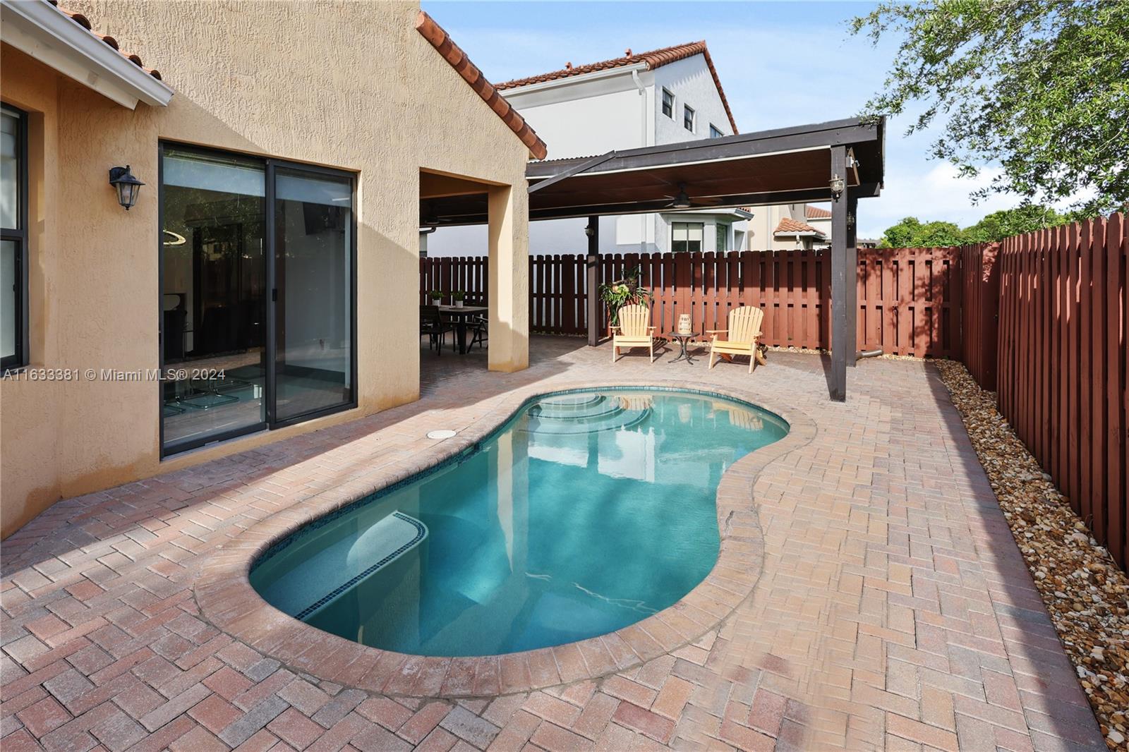 FONTAINEBLEAU WEST NORTH - Residential Lease