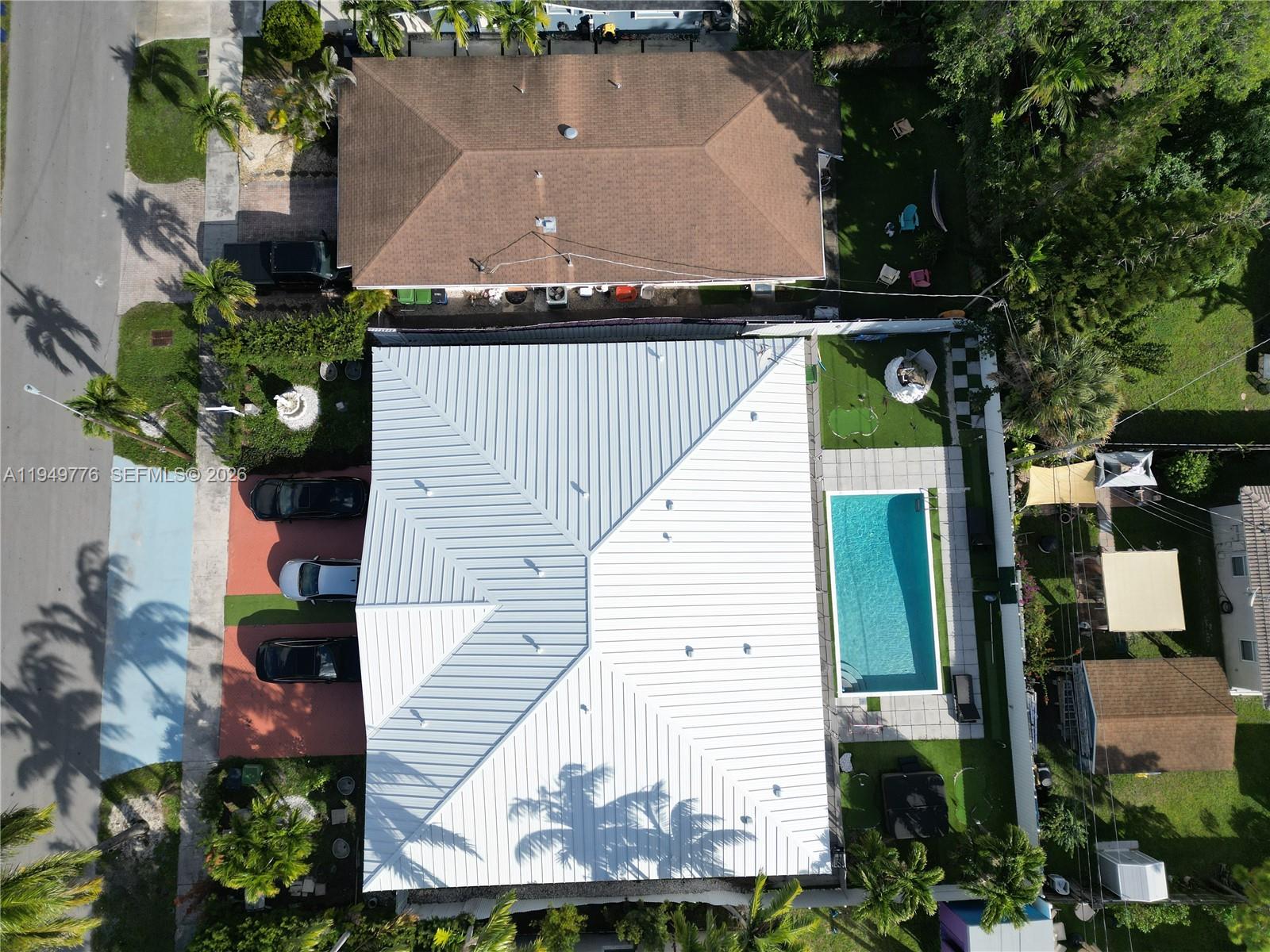 View photos, virtual tours, details... 806 NE 6th St