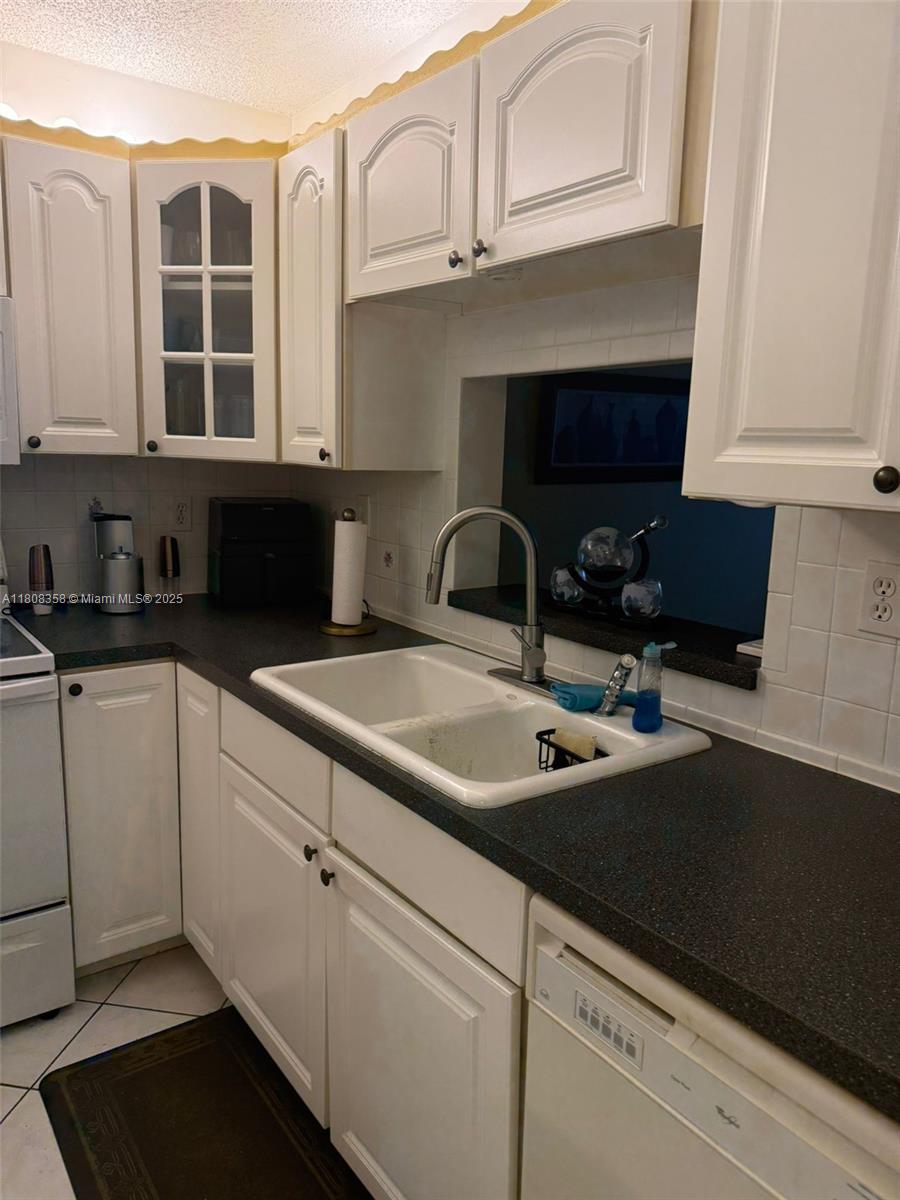 COURTYARDS OF BROWARD CON - Residential