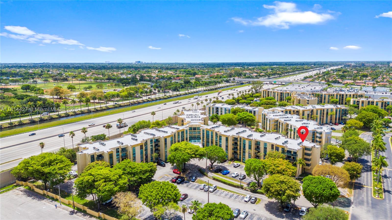 INTERNATIONAL PARK I COND - Residential