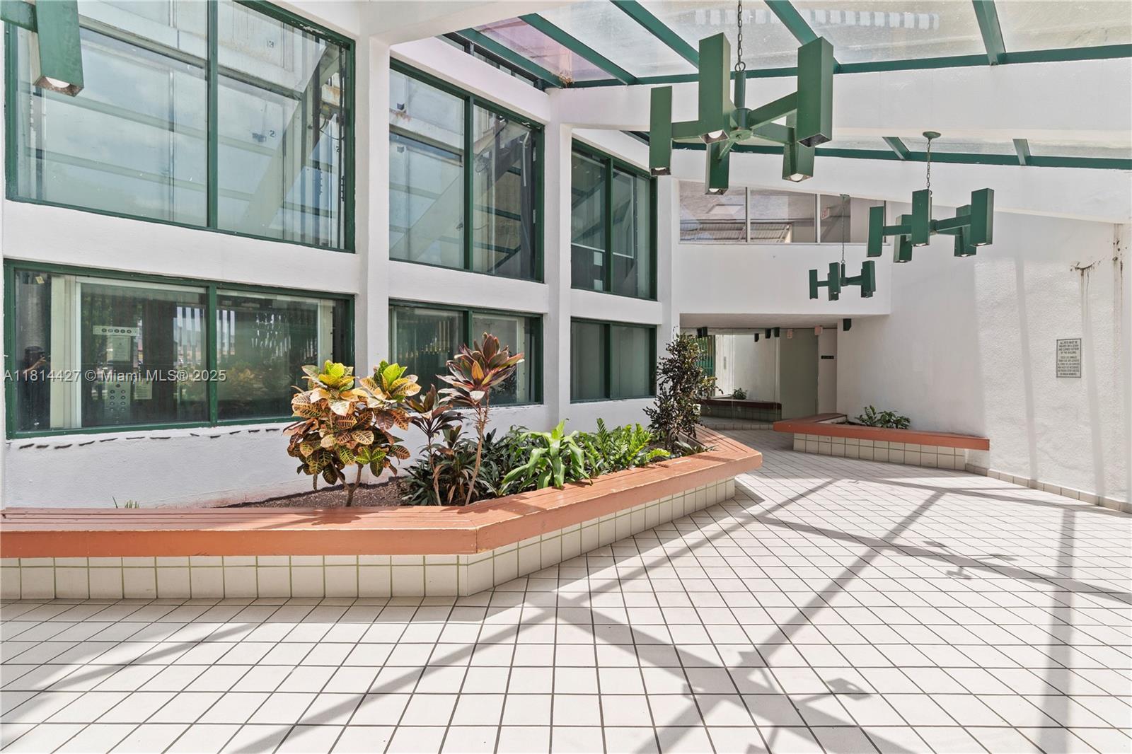 INTERNATIONAL PARK I COND - Residential
