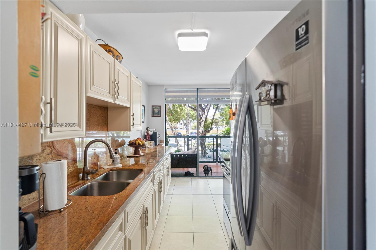 INTERNATIONAL PARK I COND - Residential