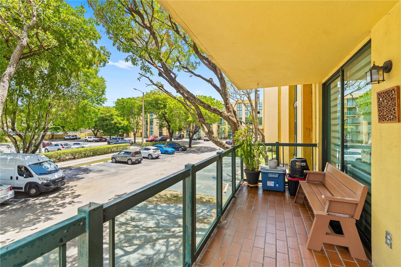 INTERNATIONAL PARK I COND - Residential