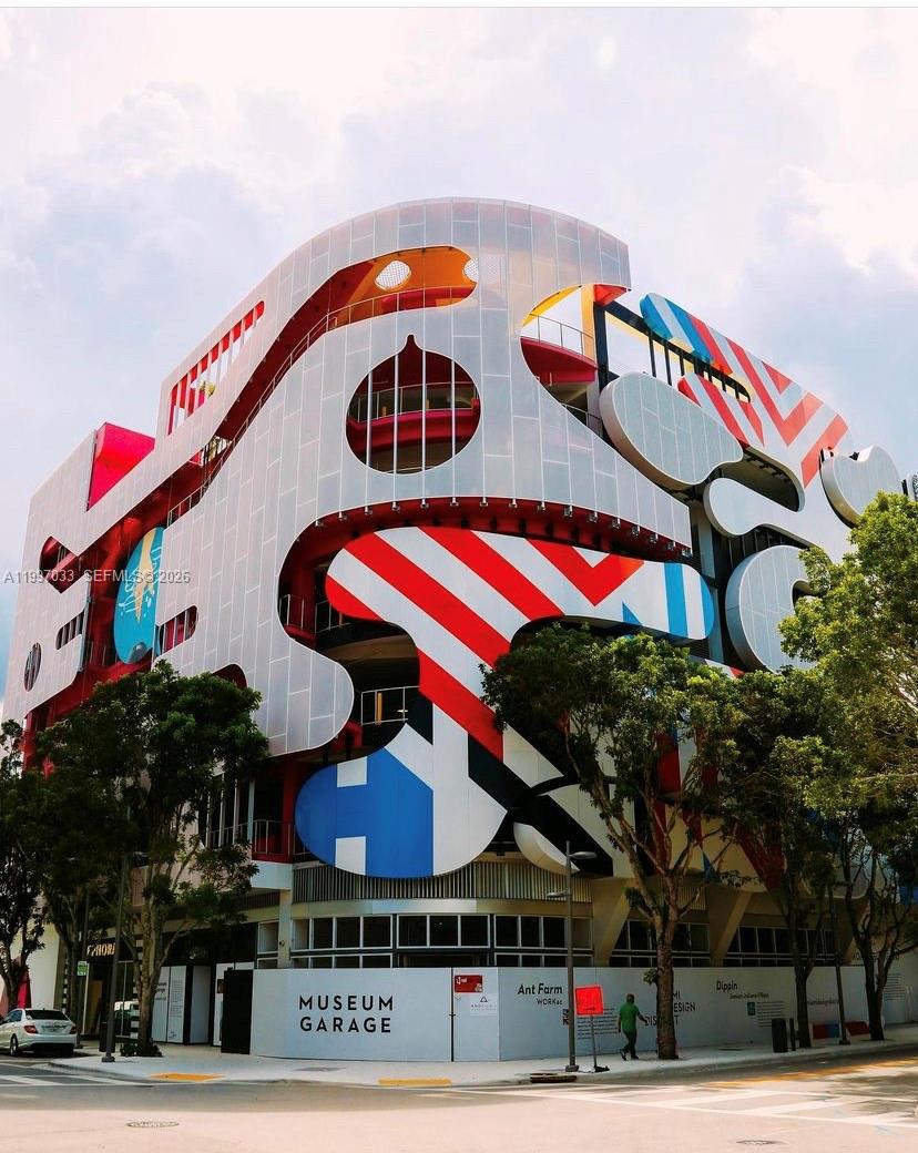 KENNEDY HOUSE CONDO - Residential