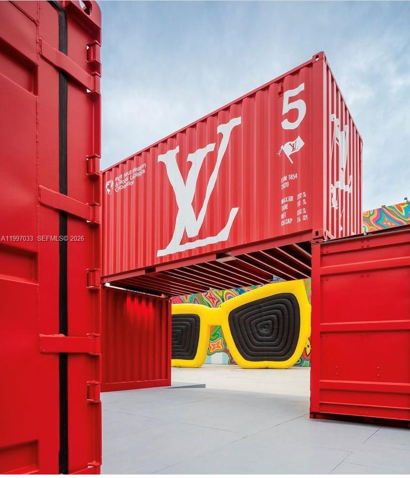 KENNEDY HOUSE CONDO - Residential