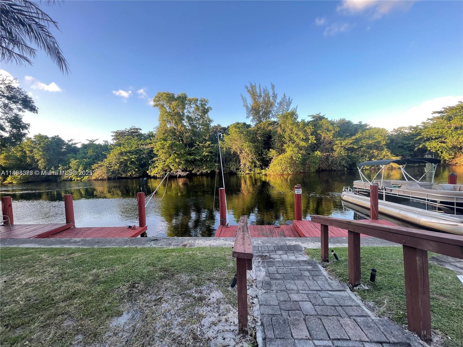 CANAL GROVES CONDO - Residential Lease