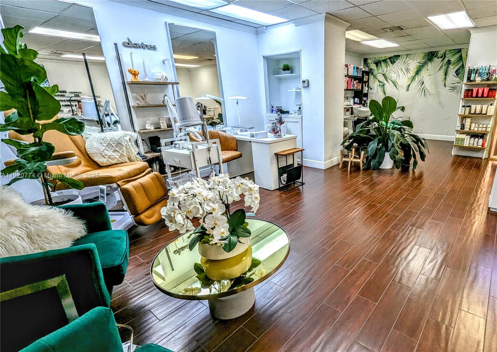 ARLEN HOUSE CONDO - Residential