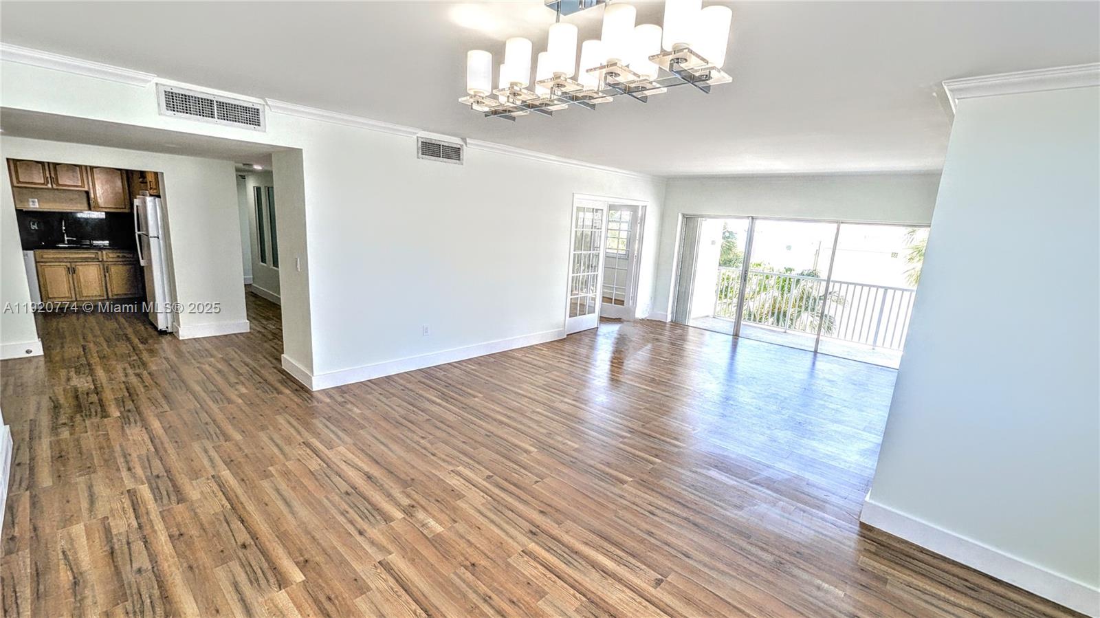 ARLEN HOUSE CONDO - Residential