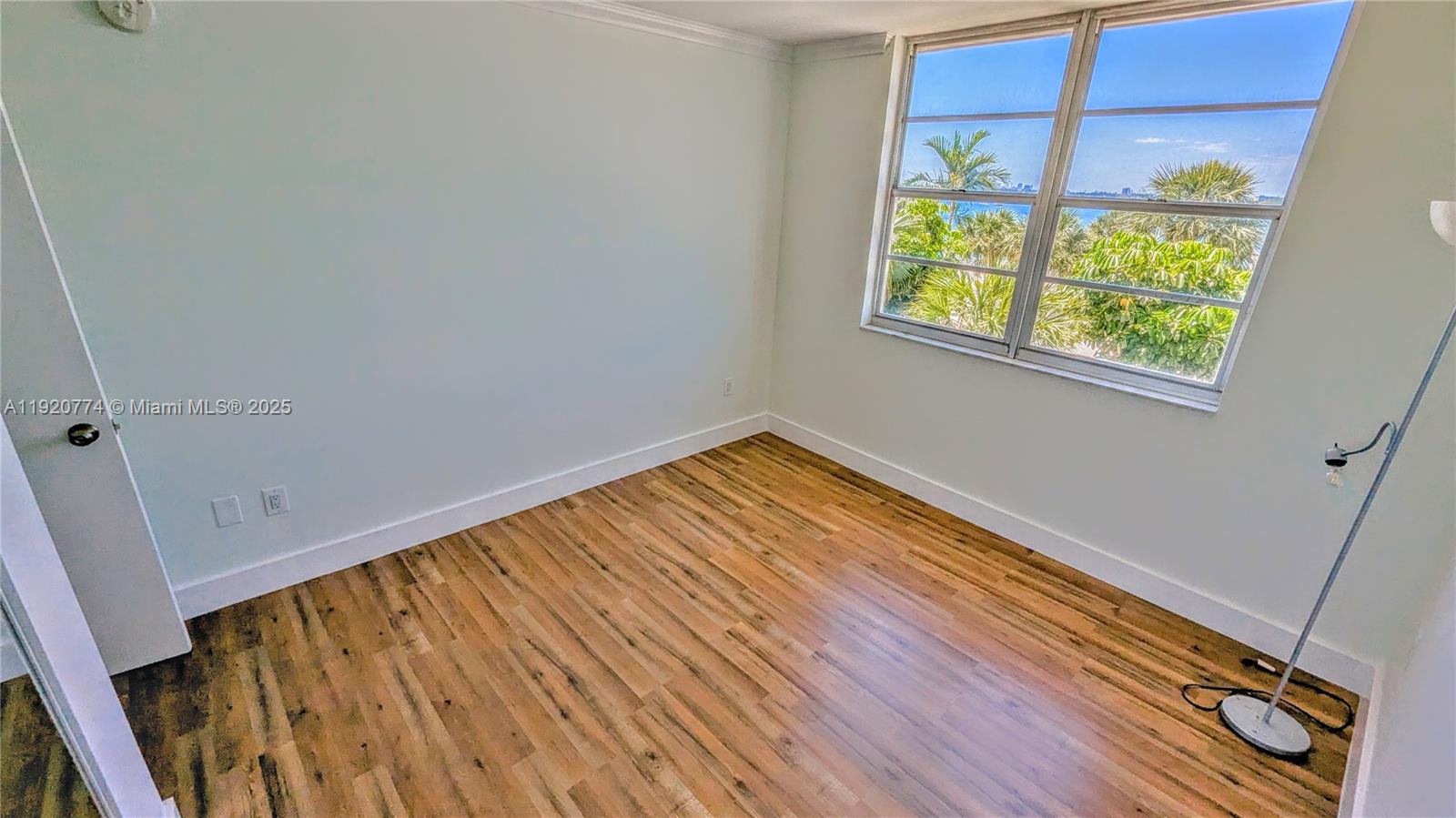 ARLEN HOUSE CONDO - Residential