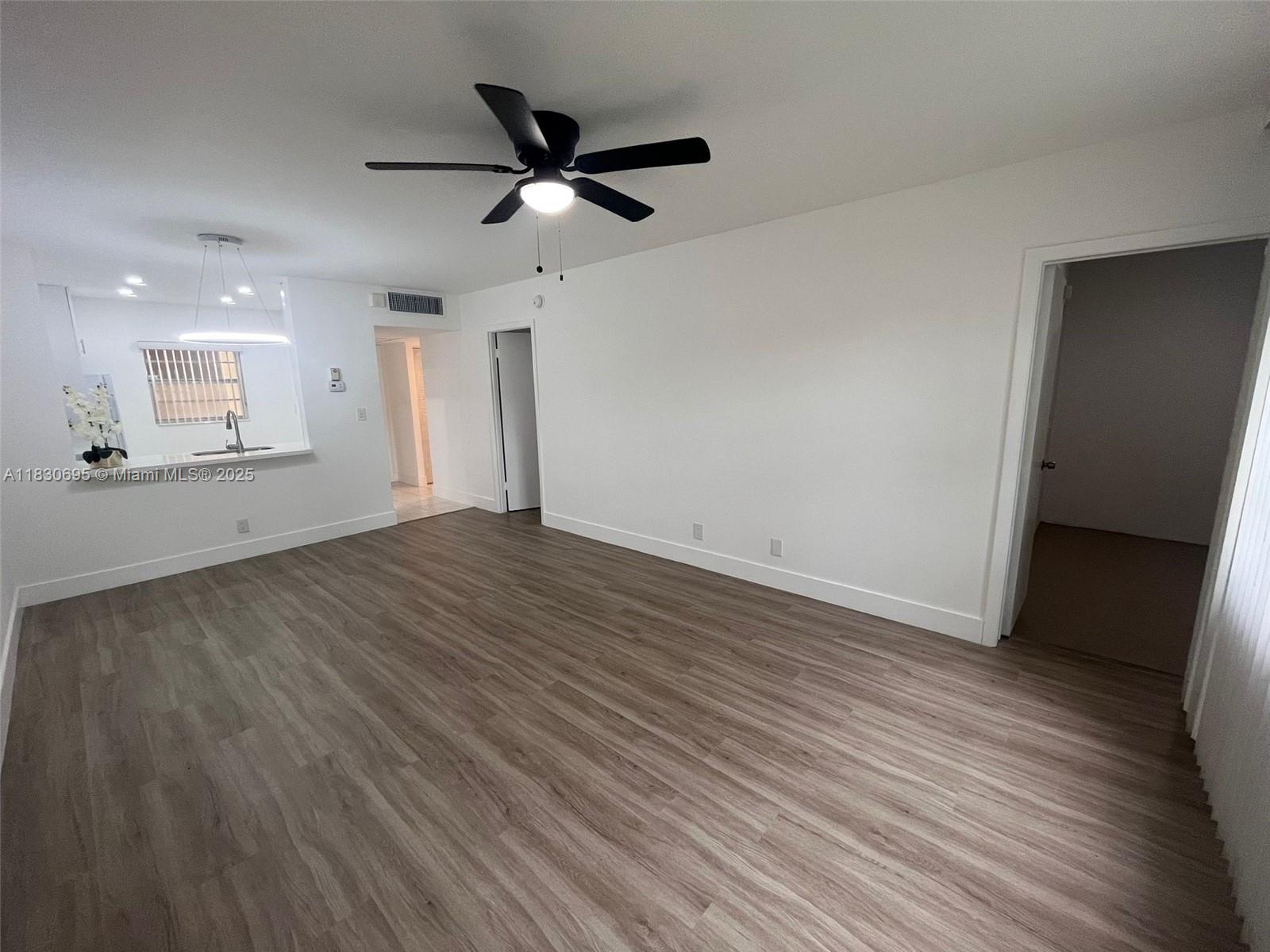 JASMINE GARDENS CONDO INC - Residential Lease