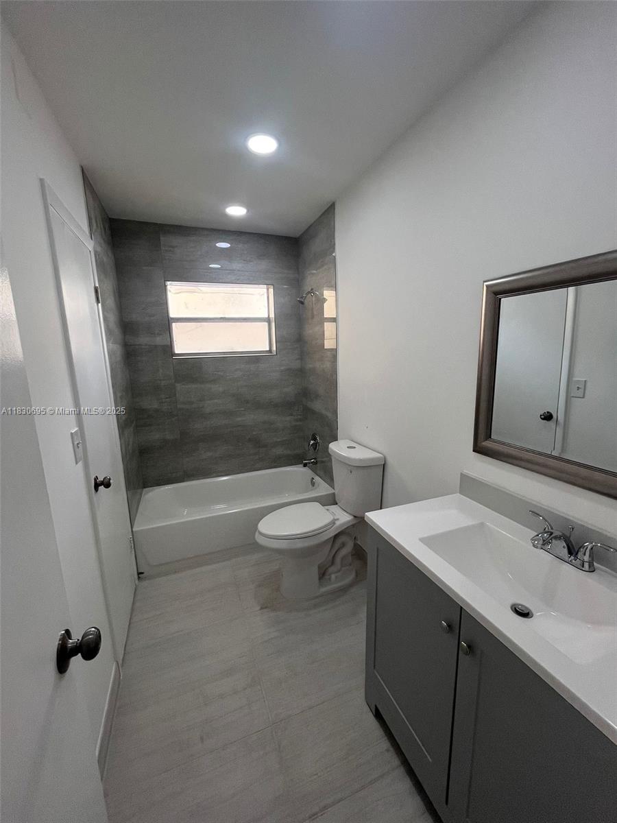 JASMINE GARDENS CONDO INC - Residential Lease