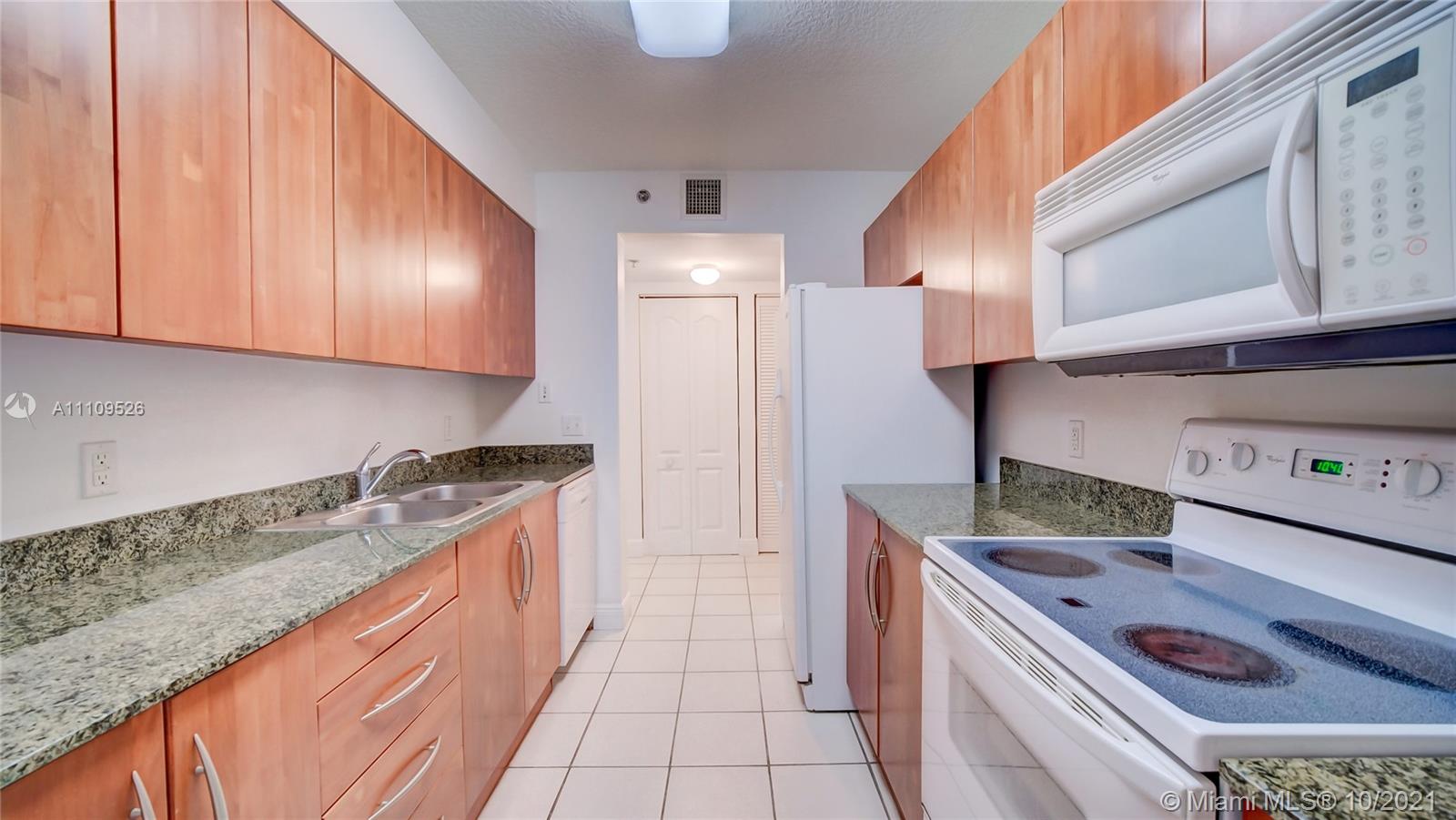 The Club at Brickell Bay - Residential