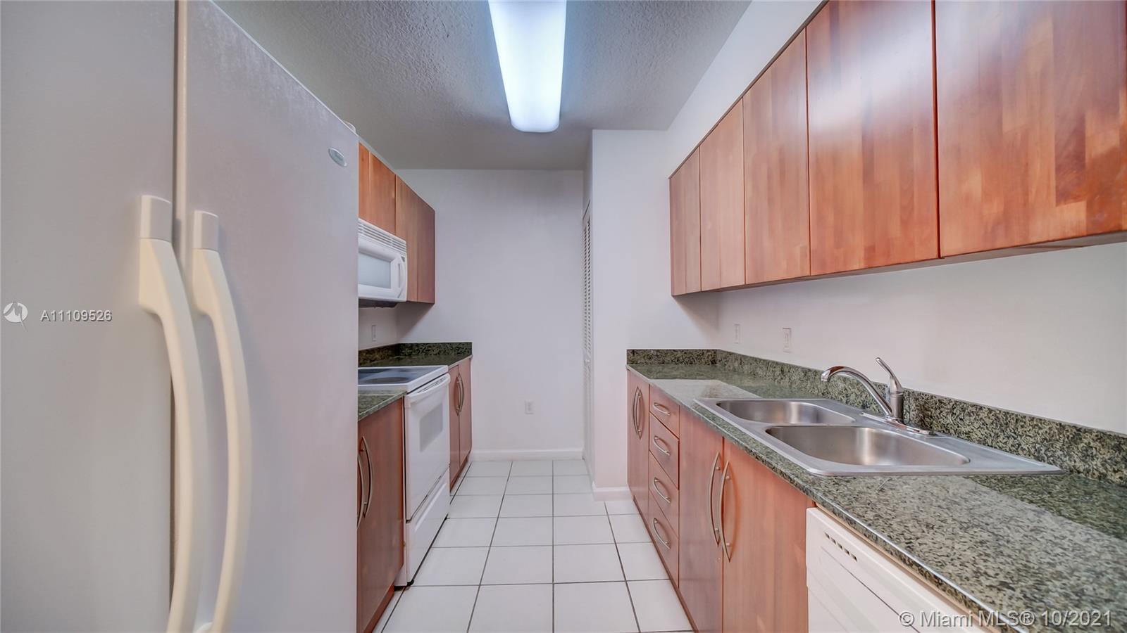 The Club at Brickell Bay - Residential