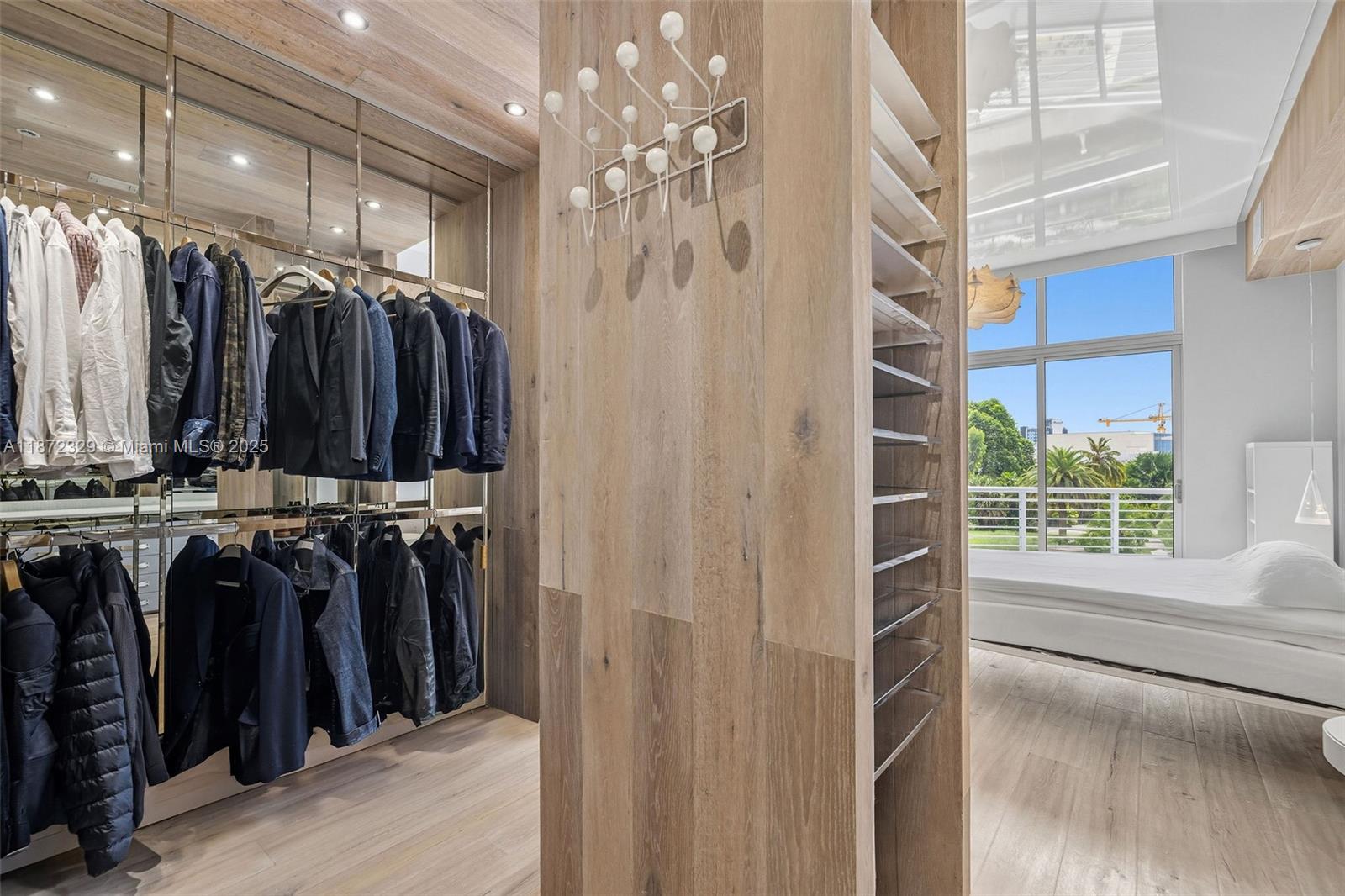 THE MERIDIAN CONDO - Residential