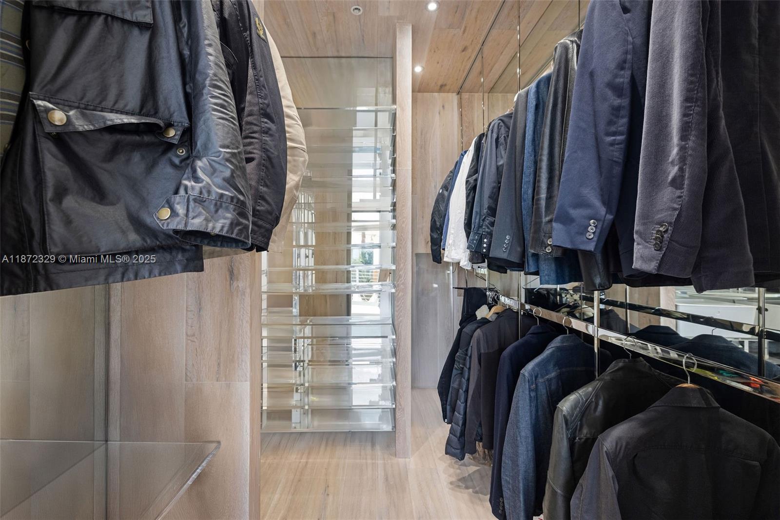 THE MERIDIAN CONDO - Residential