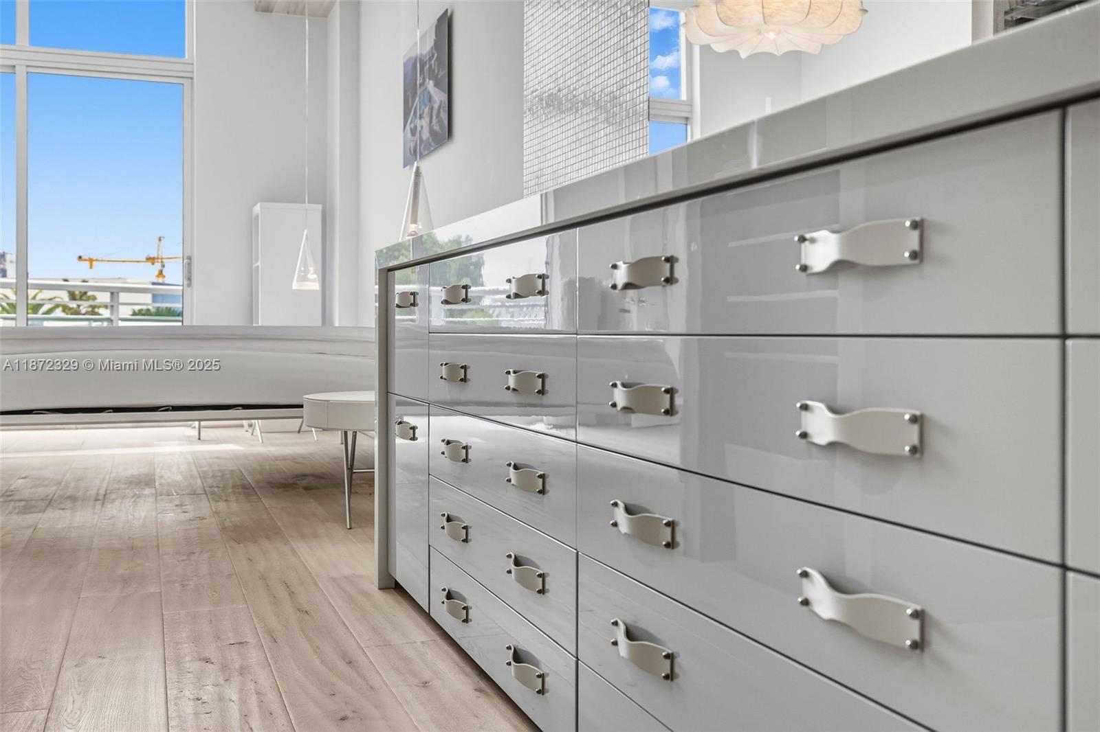 THE MERIDIAN CONDO - Residential