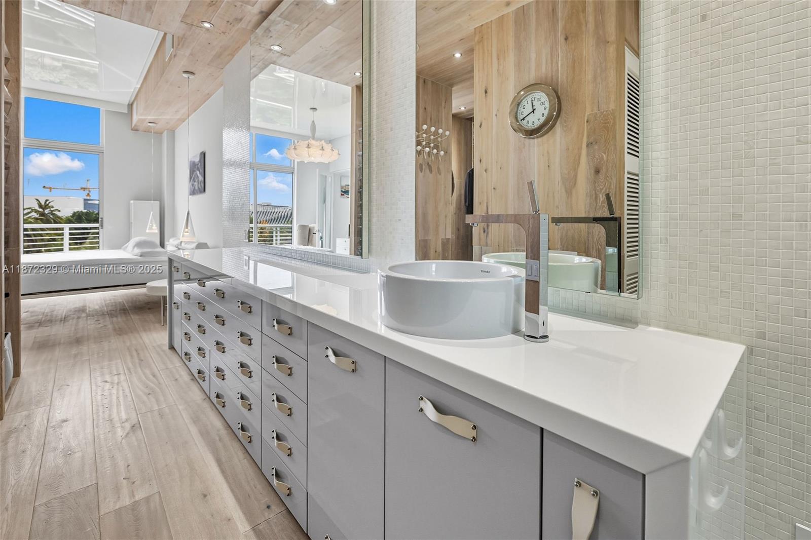 THE MERIDIAN CONDO - Residential