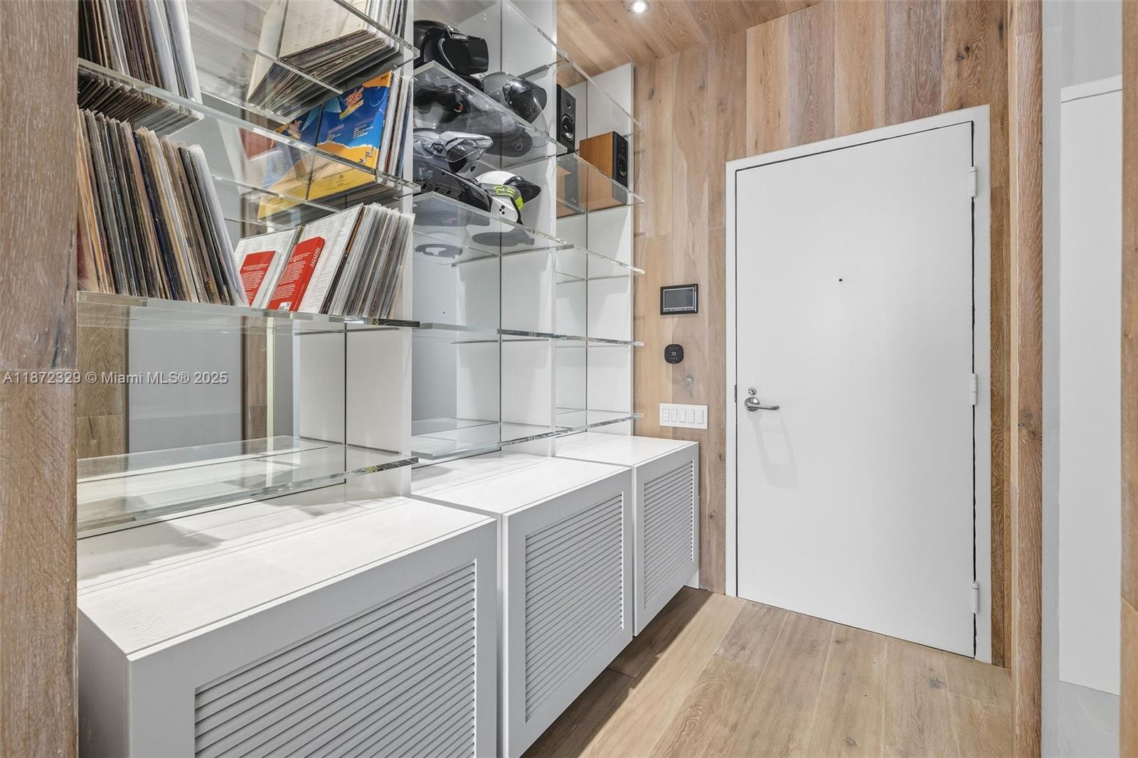 THE MERIDIAN CONDO - Residential