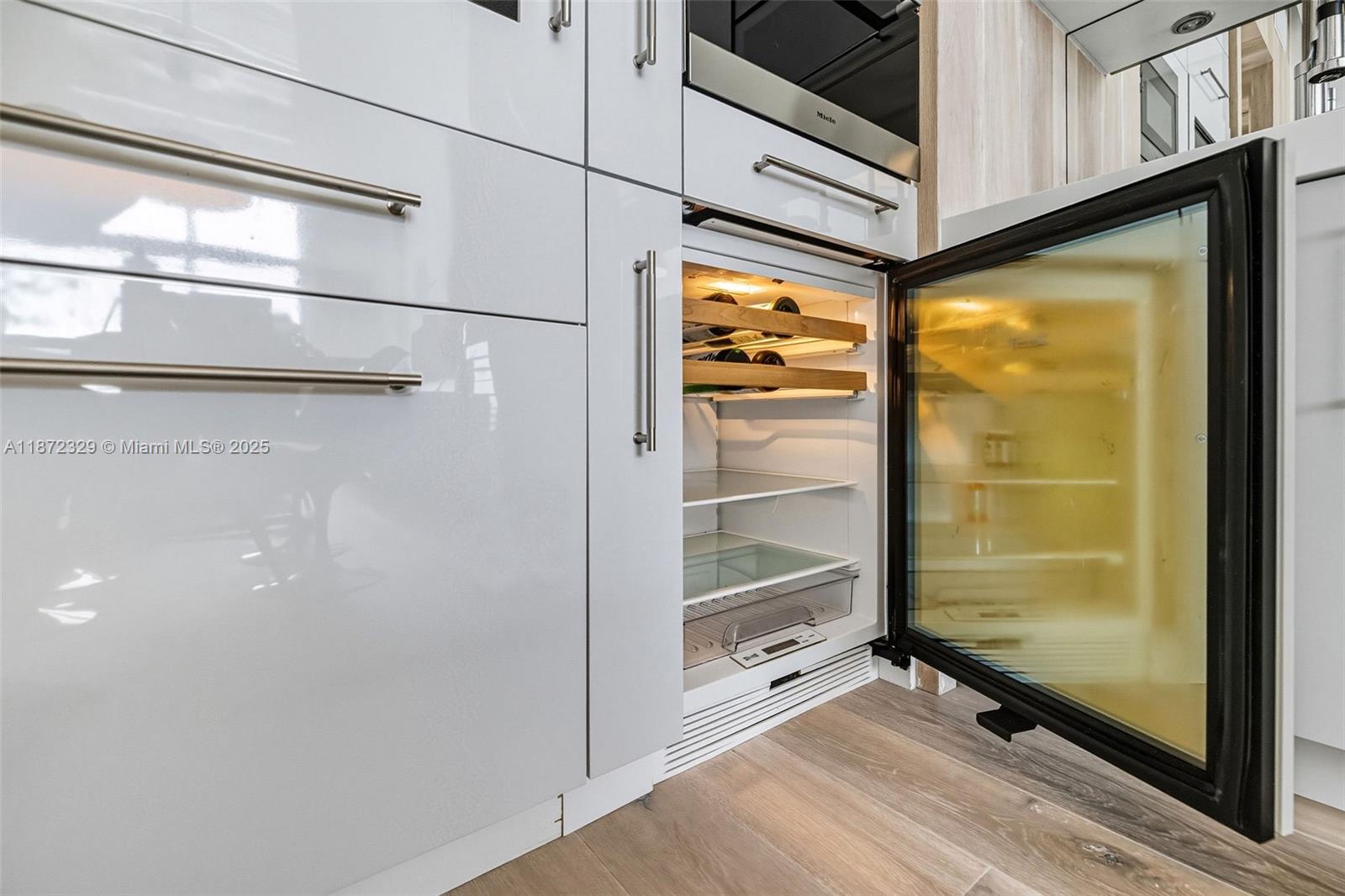 THE MERIDIAN CONDO - Residential